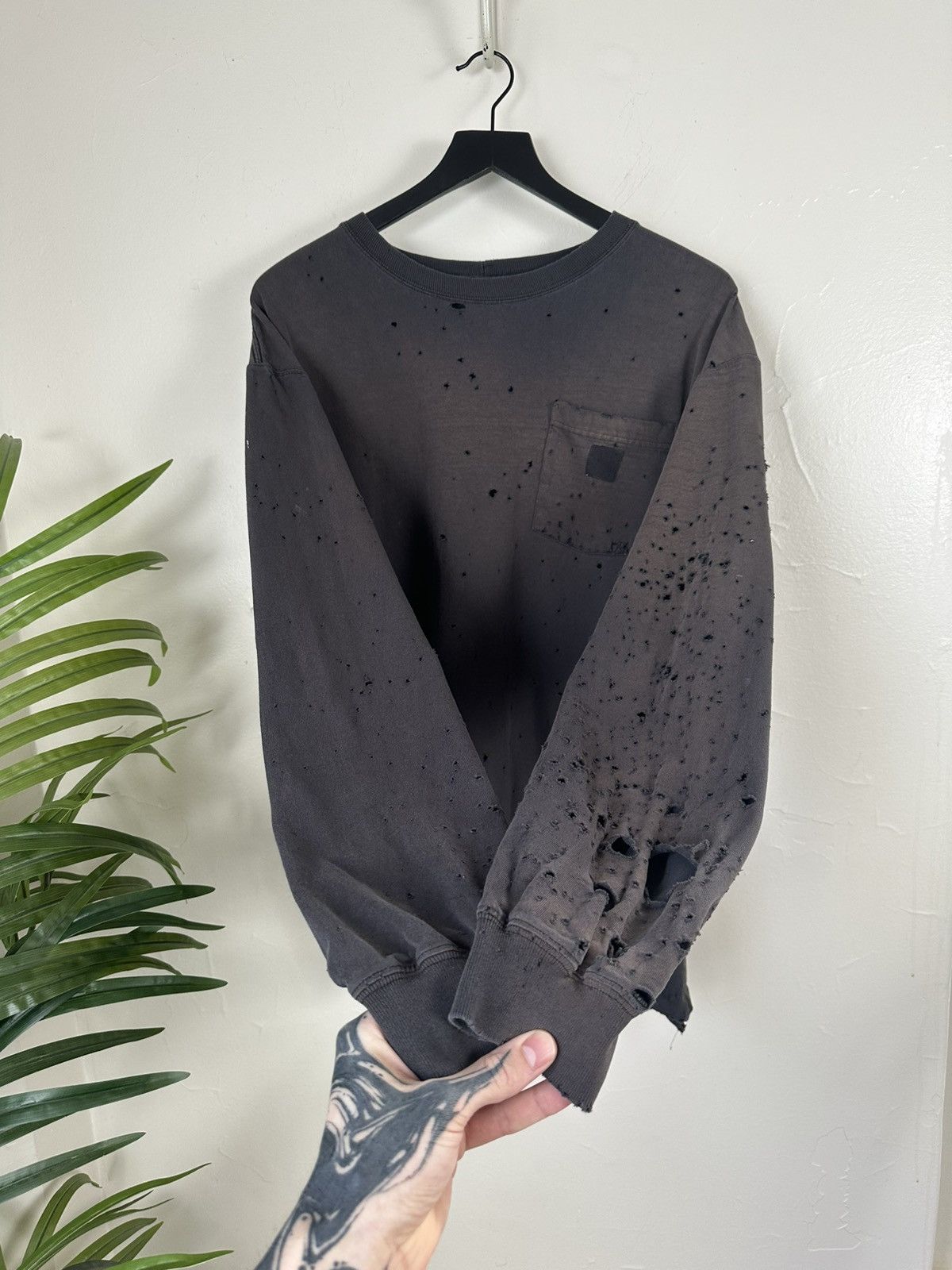 Carhartt (XL) BLASTED OUT THRASHED Carhartt Longsleeve Tee Size US XL / EU 56 / 4 - 2 Thumbnail