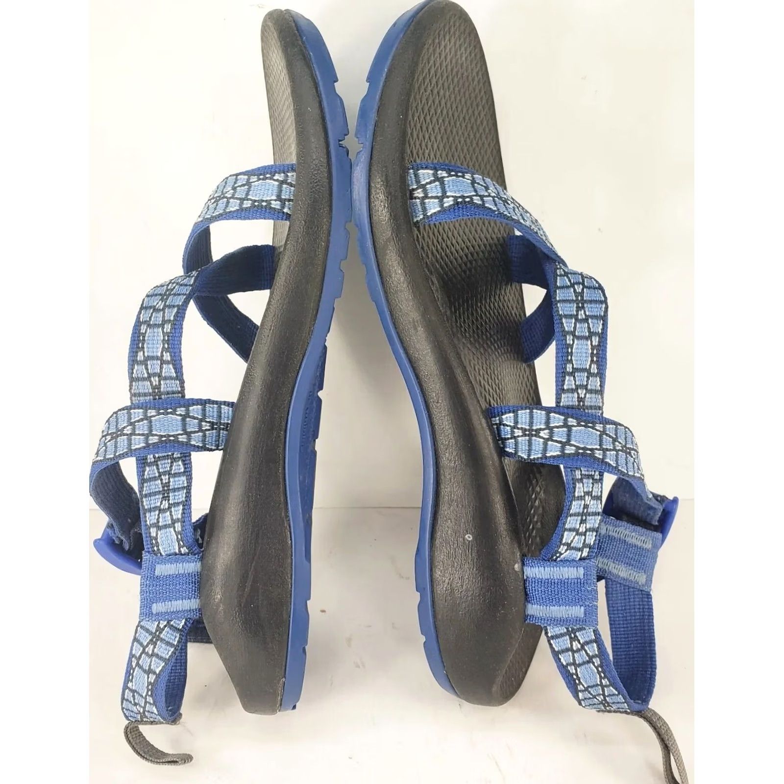 Chaco Chaco Z/Cloud Sandal Blue Geometric Women's Sandal 6 US EUC Wind Casual Outdoor Hiking Beach Adjustable Strap Buckle M Polyester Jacquard Webbing Size US 6 / IT 36 - 7 Thumbnail