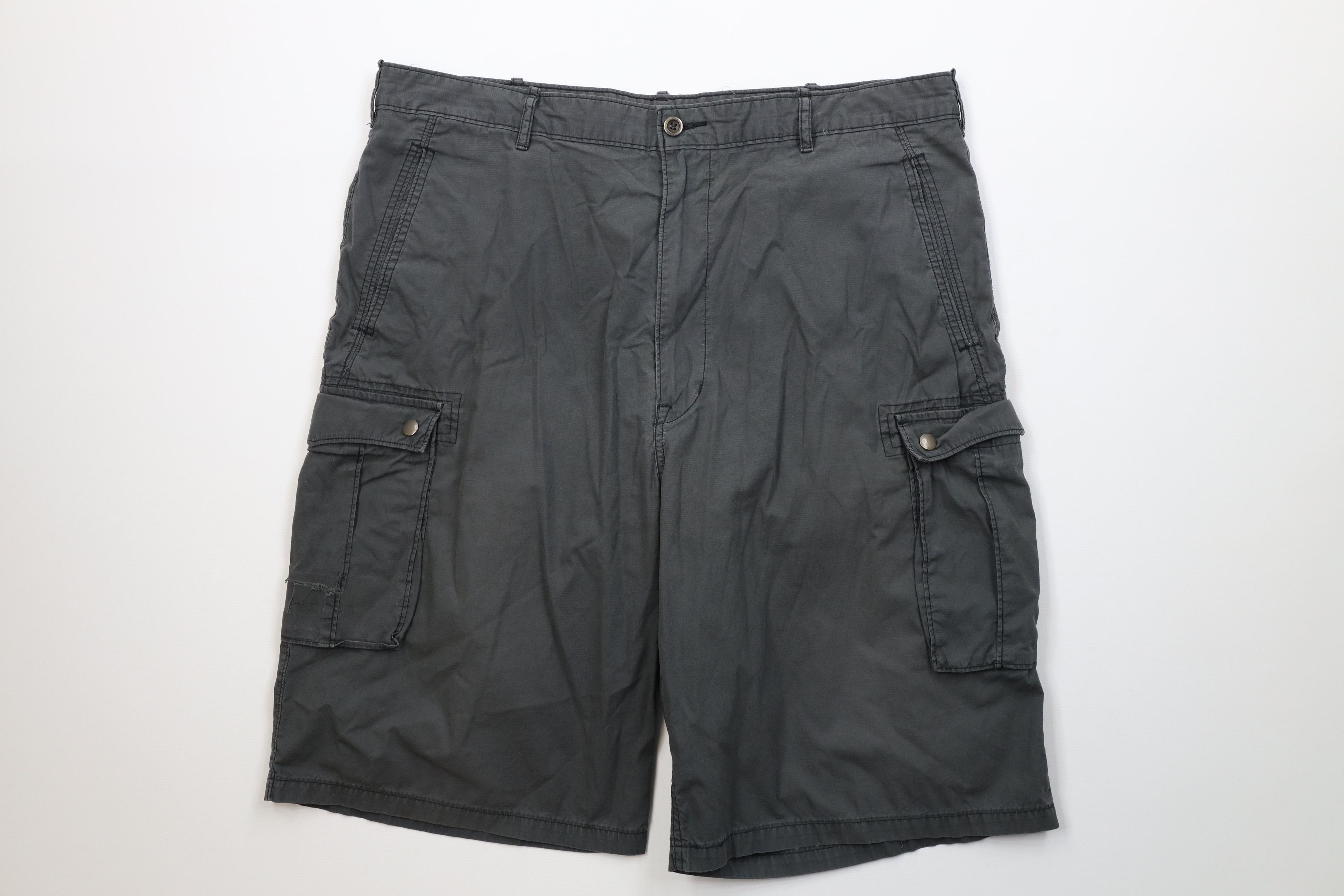 Levi's Vintage Y2K Levis Baggy Fit Cargo Shorts Gray Cotton Size US 40 / EU 56 - 1 Thumbnail