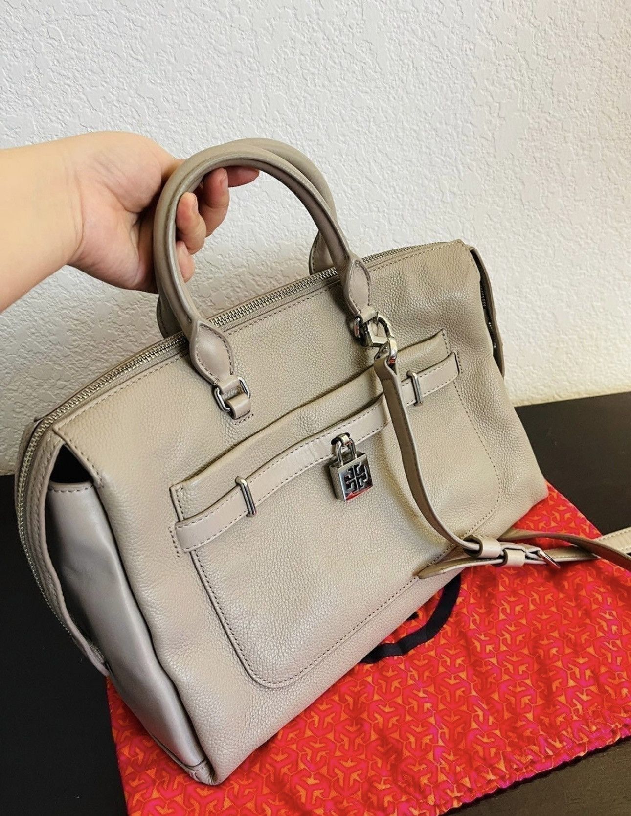 Coach Tory Burch Padlock Satchel Bag in Grey Size ONE SIZE - 6 Thumbnail