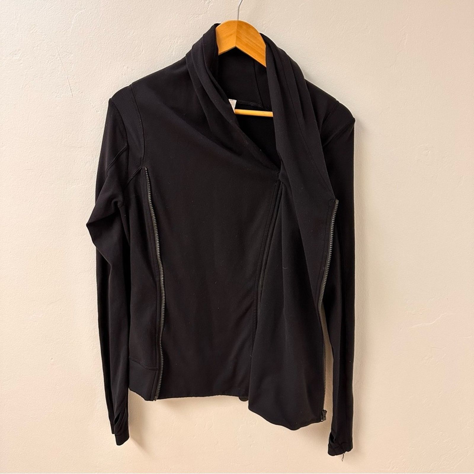 Lululemon Lululemon Bhakti Yoga Jacket - Size 8 - Black Size M / US 6-8 / IT 42-44 - 9 Thumbnail