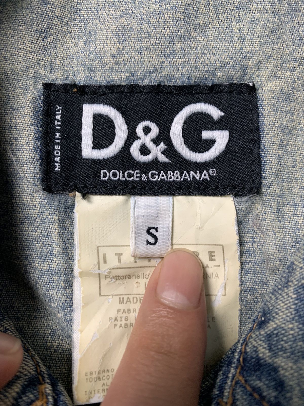 Dolce & Gabbana × Vintage Vintage Dolce & Gabbana Distressed Denim Jacket Size US S / EU 44-46 / 1 - 11 Thumbnail