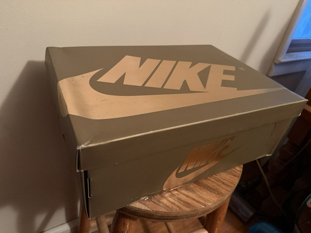 Nike Nike Air Jordan 1 Retro OG High Black/Metallic Gold Sail NEW Size US 9.5 / EU 42-43 - 5 Thumbnail
