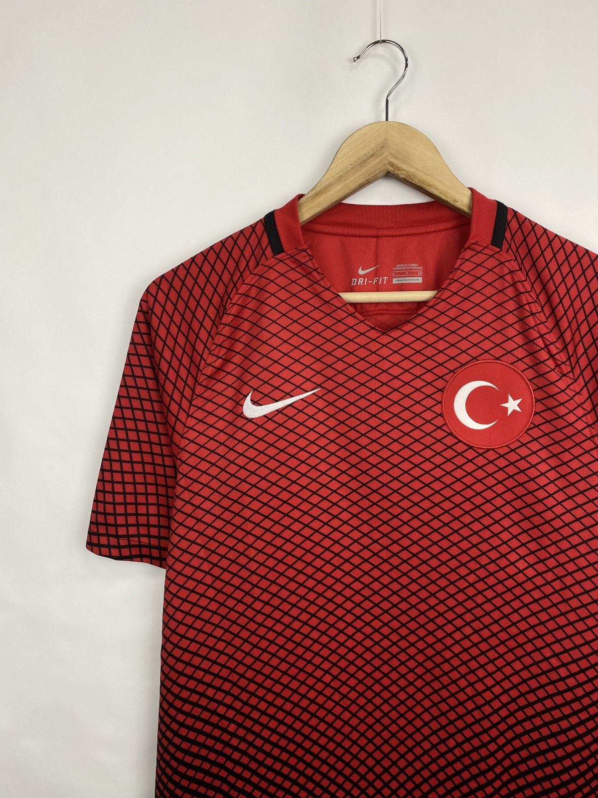 Nike 🇹🇷 2016 Nike Turkiye Soccer Jersey T-Shirt Y2K Turkey Y2K Size US S / EU 44-46 / 1 - 2 Thumbnail
