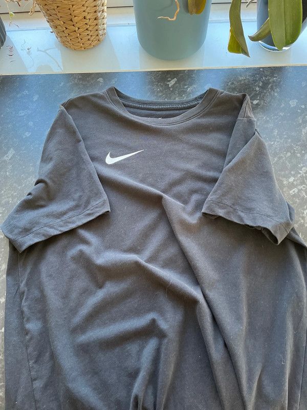 Nike Nike T-Shirt – Great Condition! Size US M / EU 48-50 / 2 - 1 Thumbnail