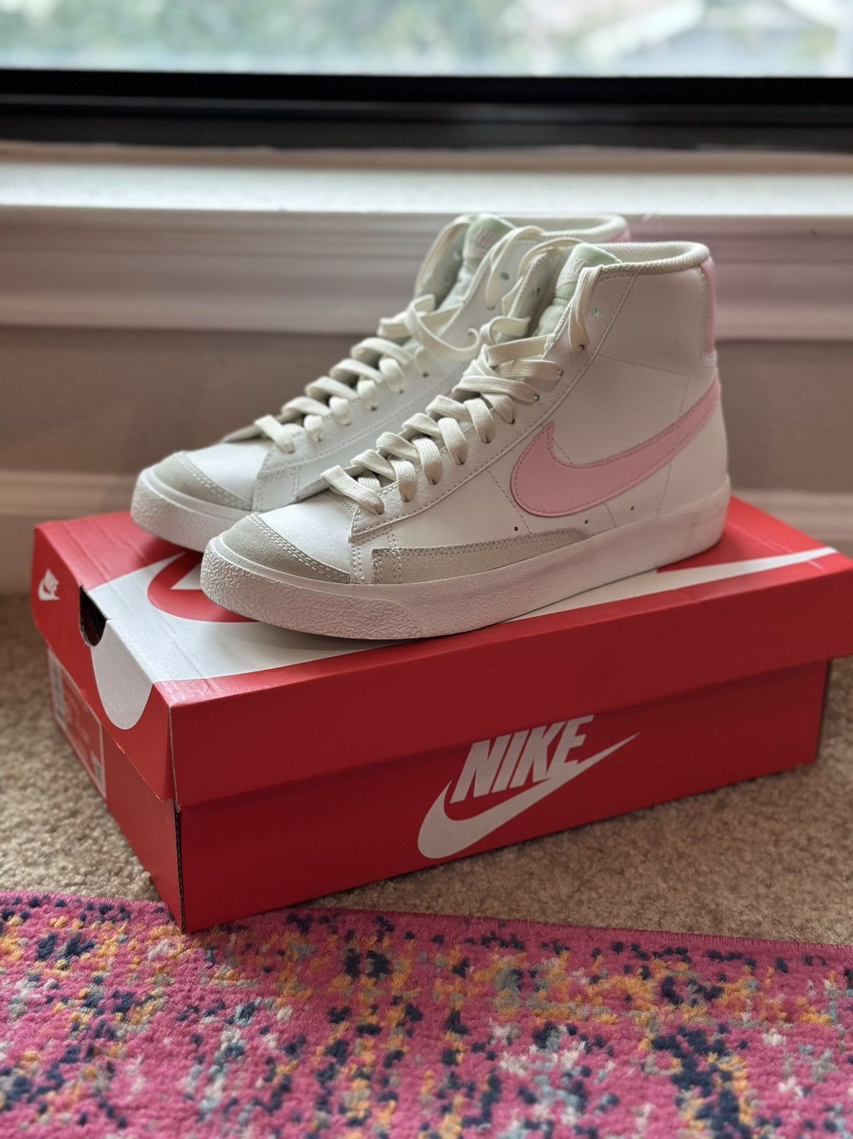 Nike Nike Blazer Mid ‘77 (GS) White & Pink Size US 6.5 / IT 36.5 - 1 Thumbnail