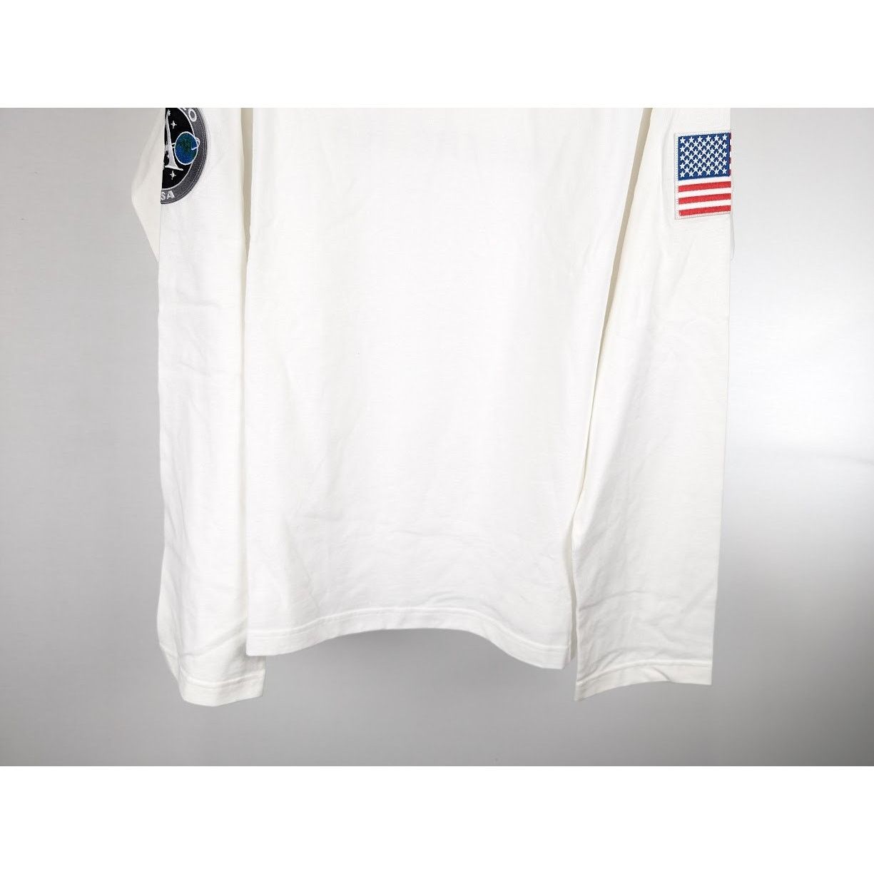 Balenciaga o1rshd1 Long Sleeve T-Shirt in White Size US M / EU 48-50 / 2 - 8 Thumbnail