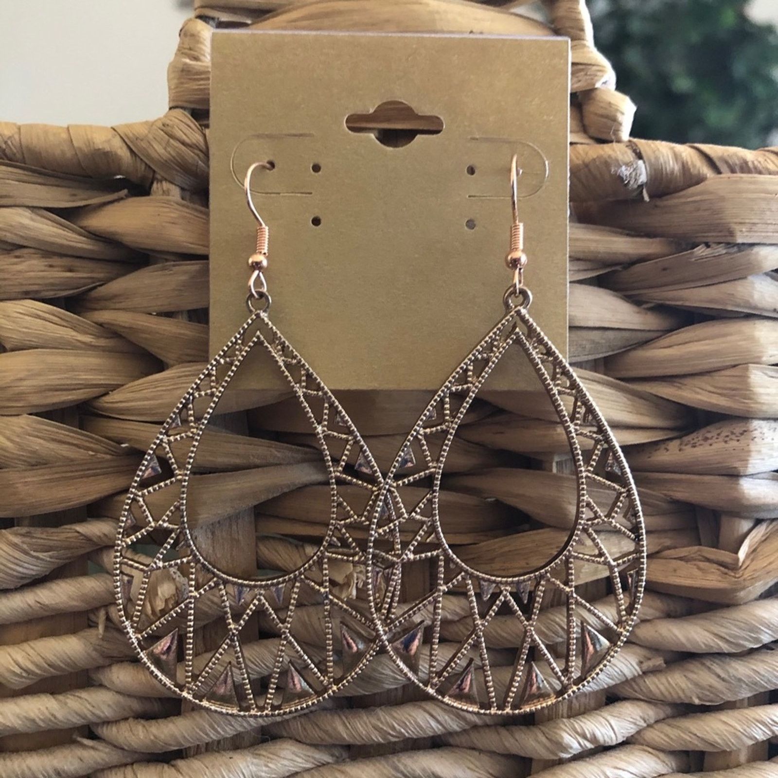 Vintage Vintage gold tone large statement earrings Size ONE SIZE - 1 Thumbnail