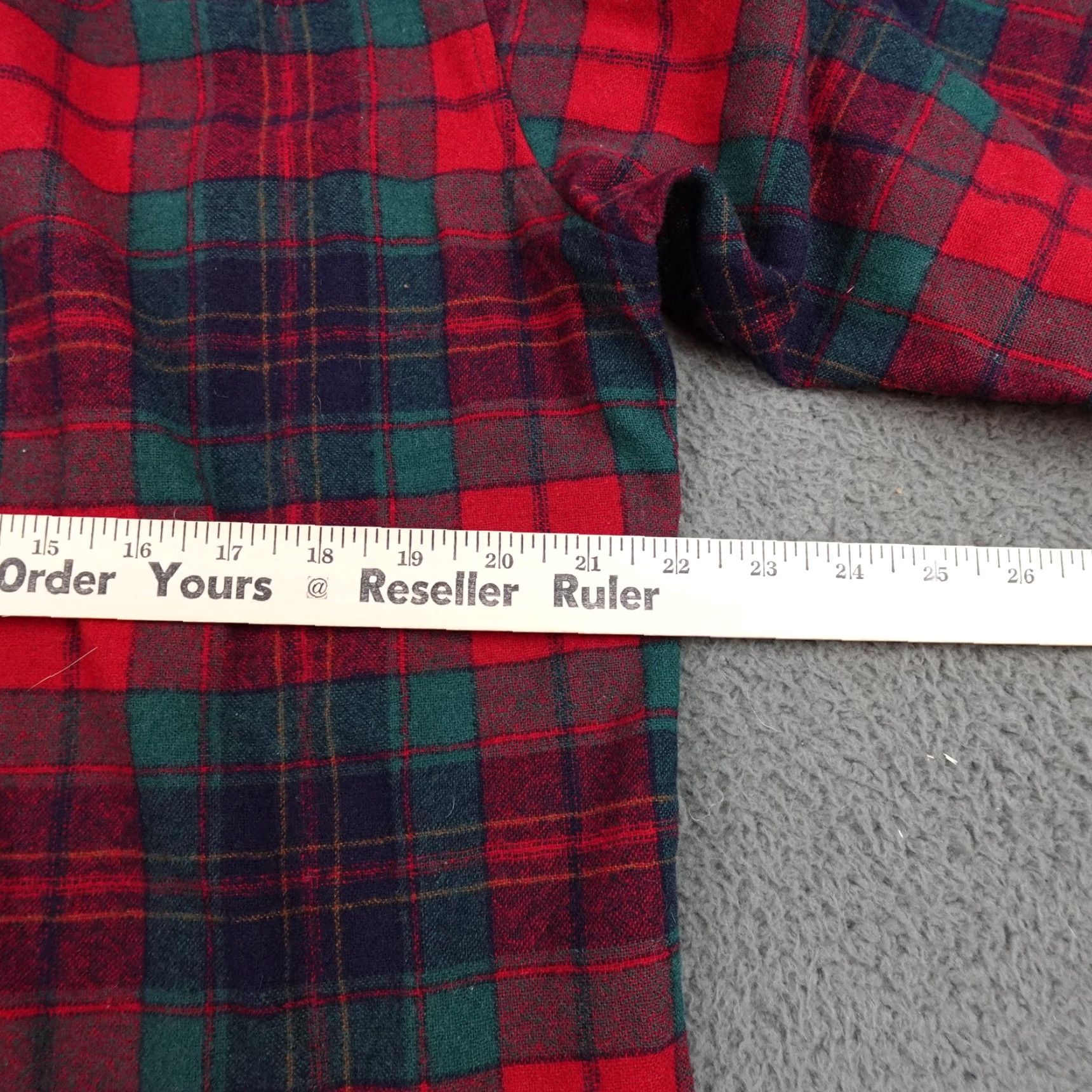 Pendleton VINTAGE Pendleton Flannel Shirt Mens Large Red Plaid Wool Quilted Lined USA Shirt Mens Large Red Plaid Wool Quilted Lined USA Size US L / EU 52-54 / 3 - 7 Thumbnail