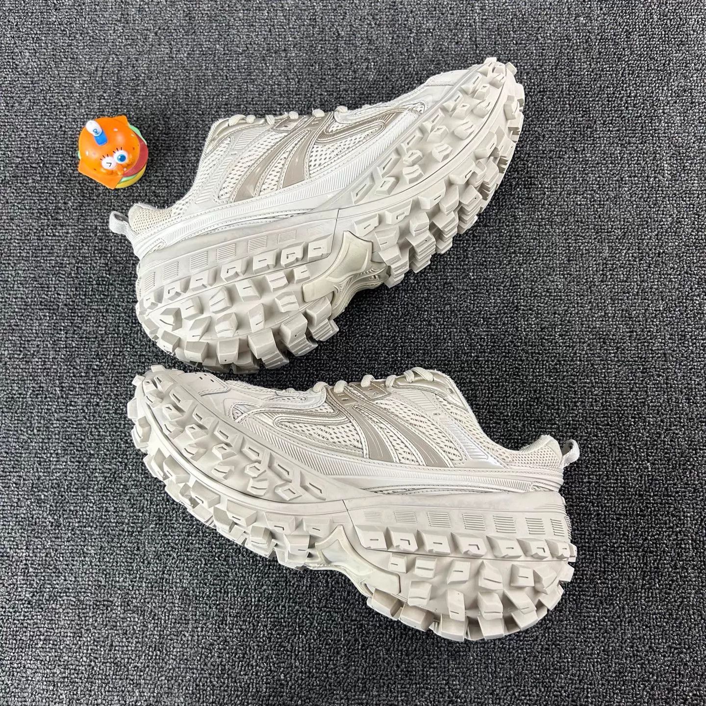 Balenciaga Balenciaga Gray Tire Shoes EU40 Near Mint OG Box/Extras Size US 10 / EU 43 - 3 Thumbnail