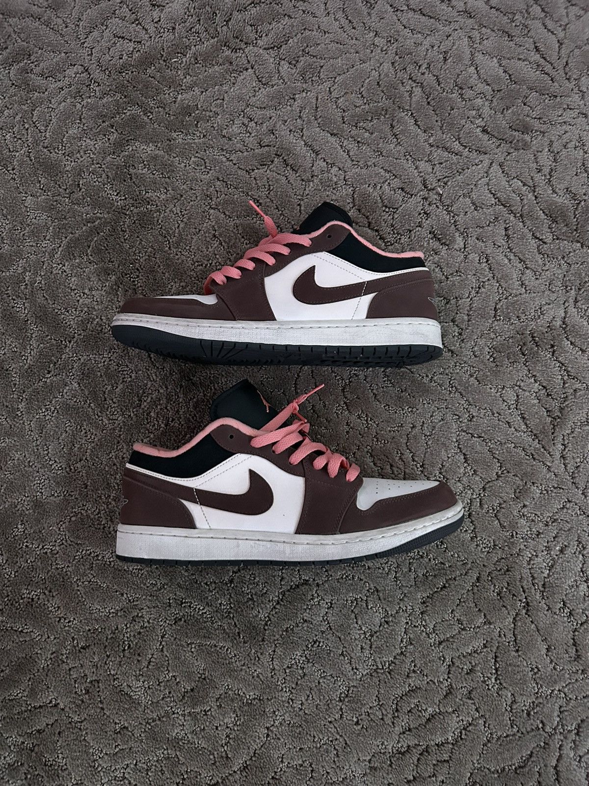 Jordan Brand × Nike Jordan 1 Low Mocha Size US 10 / EU 43 - 1 Thumbnail