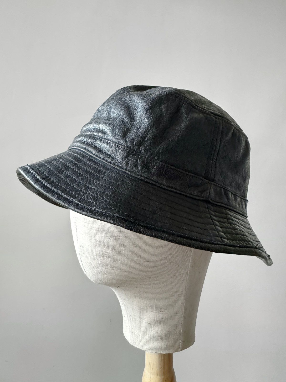 Raf Simons Raf Simons AW03 Cow Leather Bucket Hat Size ONE SIZE - 5 Thumbnail