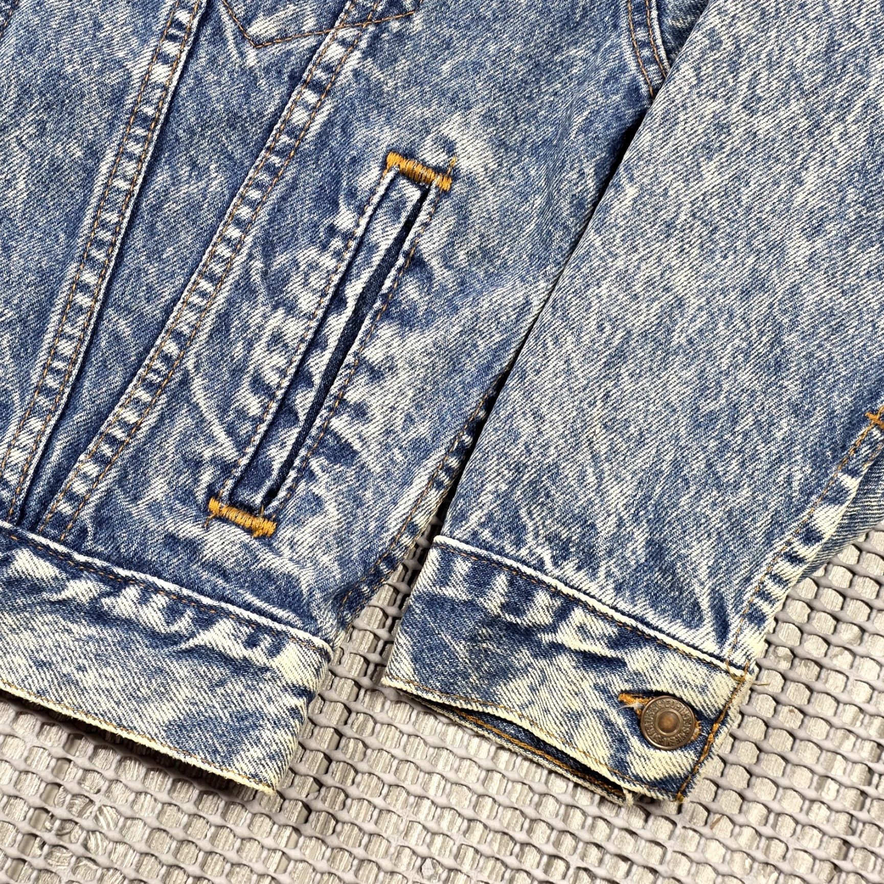 Levi's VINTAGE Levi’s Trucker Jacket Denim Stonewash 57508 80s 90s Mens Small Blue Distressed Logo Pockets Short Jean Jacket Size US 29 - 4 Thumbnail