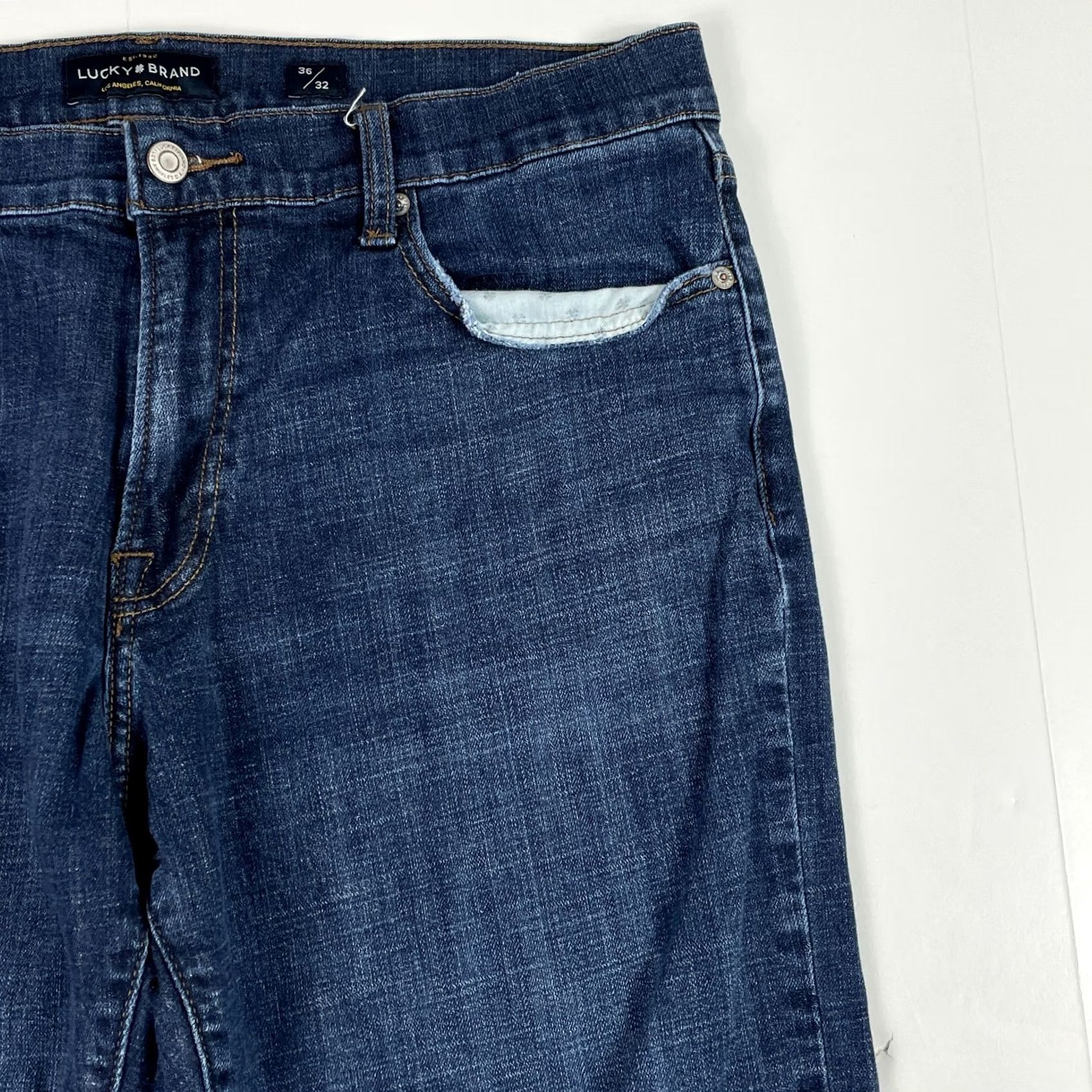 Lucky Brand Lucky Brand Jeans Men 36 x 32 Blue 221 Straight Leg Dark Wash Denim Stretch Work Jeans Regular Rise Embroidered Logo 5-Pocket Size US 36 / EU 52 - 3 Thumbnail