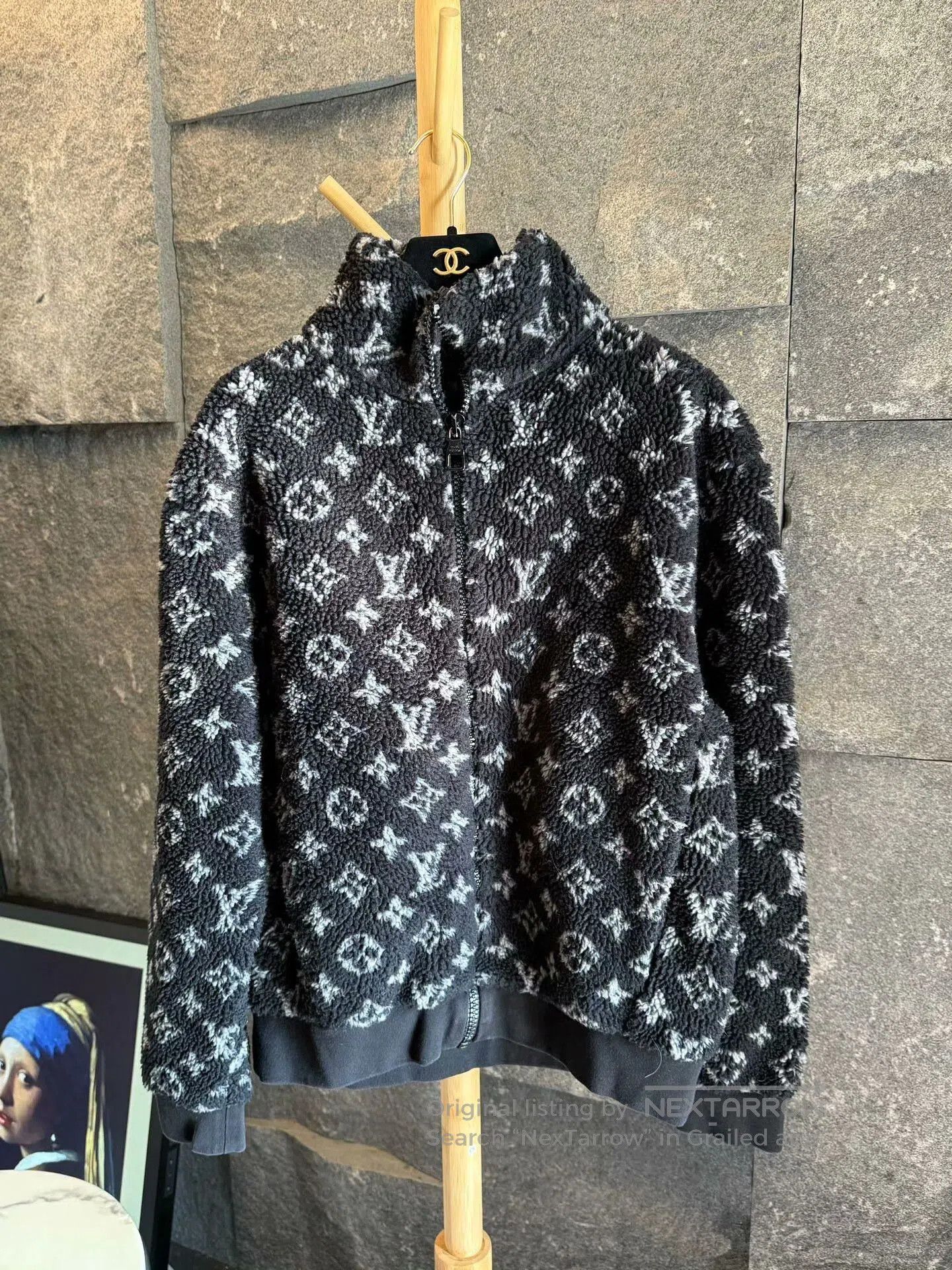 Louis Vuitton louis vuitton black teddy logo jacket. Size US S / EU 44-46 / 1 - 1 Thumbnail