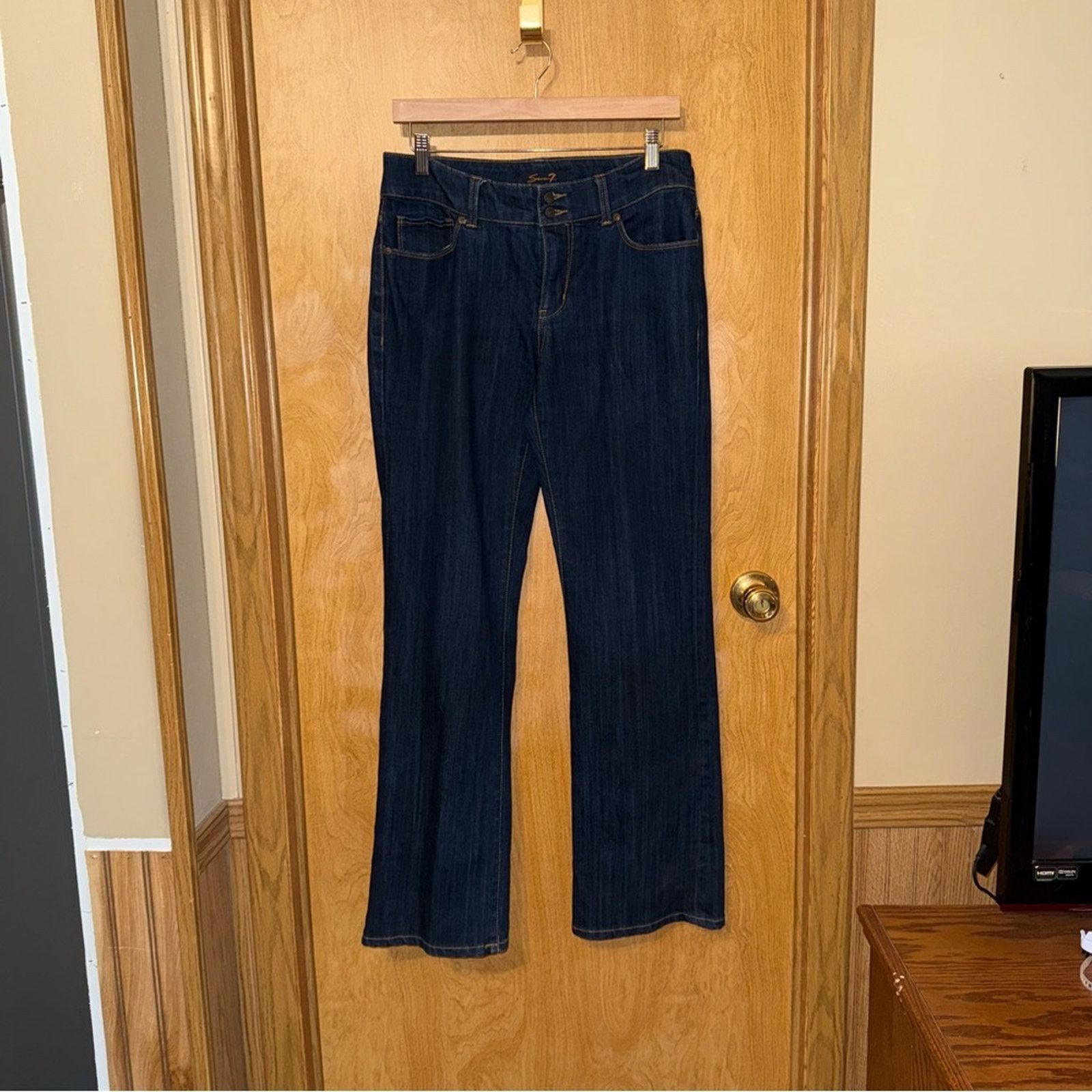 7 For All Mankind 7 for all mankind jeans size 6 boot cut Women's Blue Jeans Size 28" / US 6 / IT 42 - 1 Thumbnail