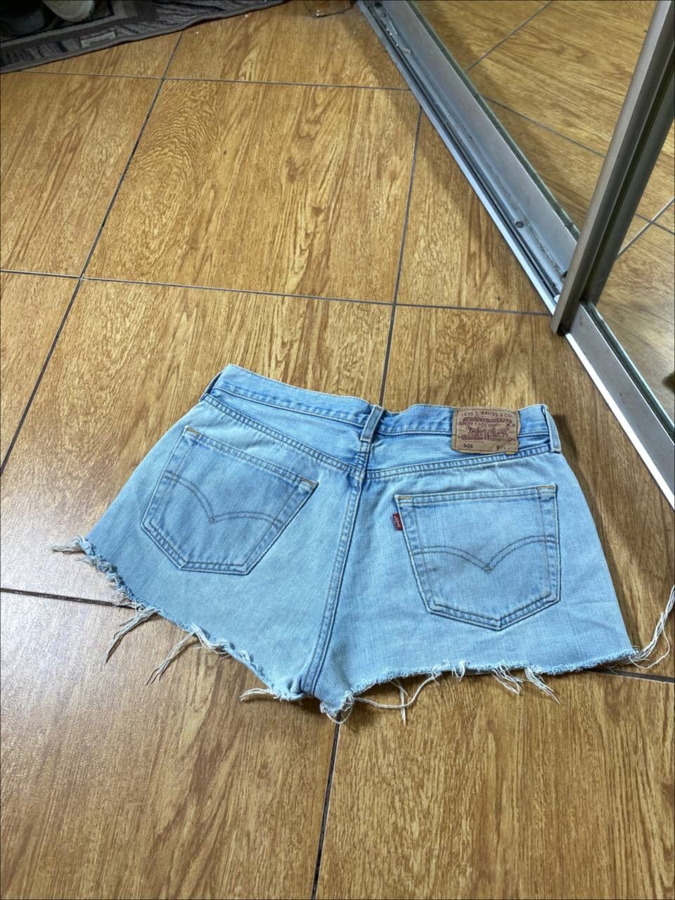 Levi's VINTAGE 90s LEVI’S 501 LIGHT WASH DENIM JEANs SHORTS Size US 34 / EU 50 - 9 Thumbnail