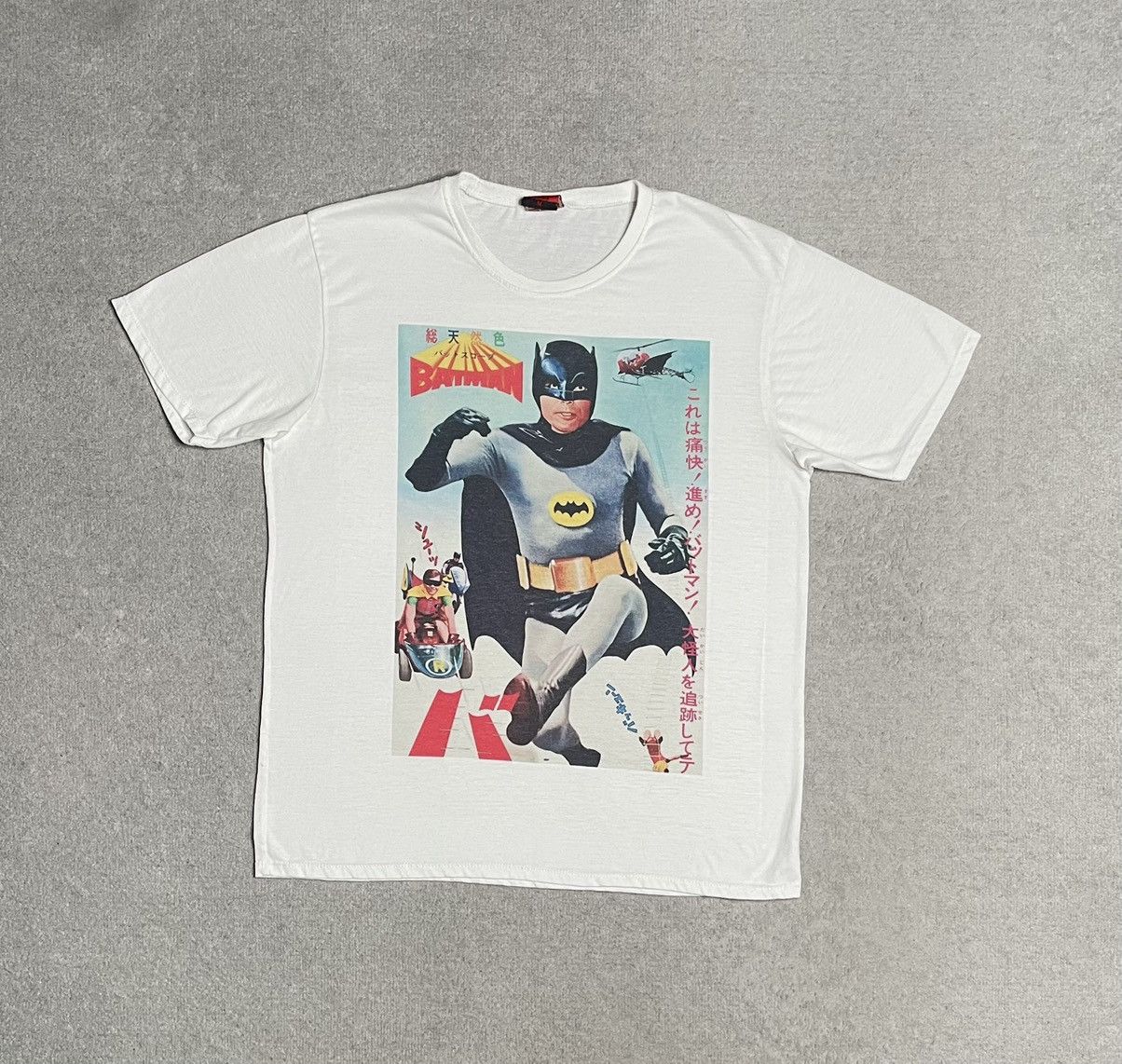 Vintage Vintage White T-Shirt Tee Batman Japanese Movie Size US S / EU 44-46 / 1 - 1 Thumbnail