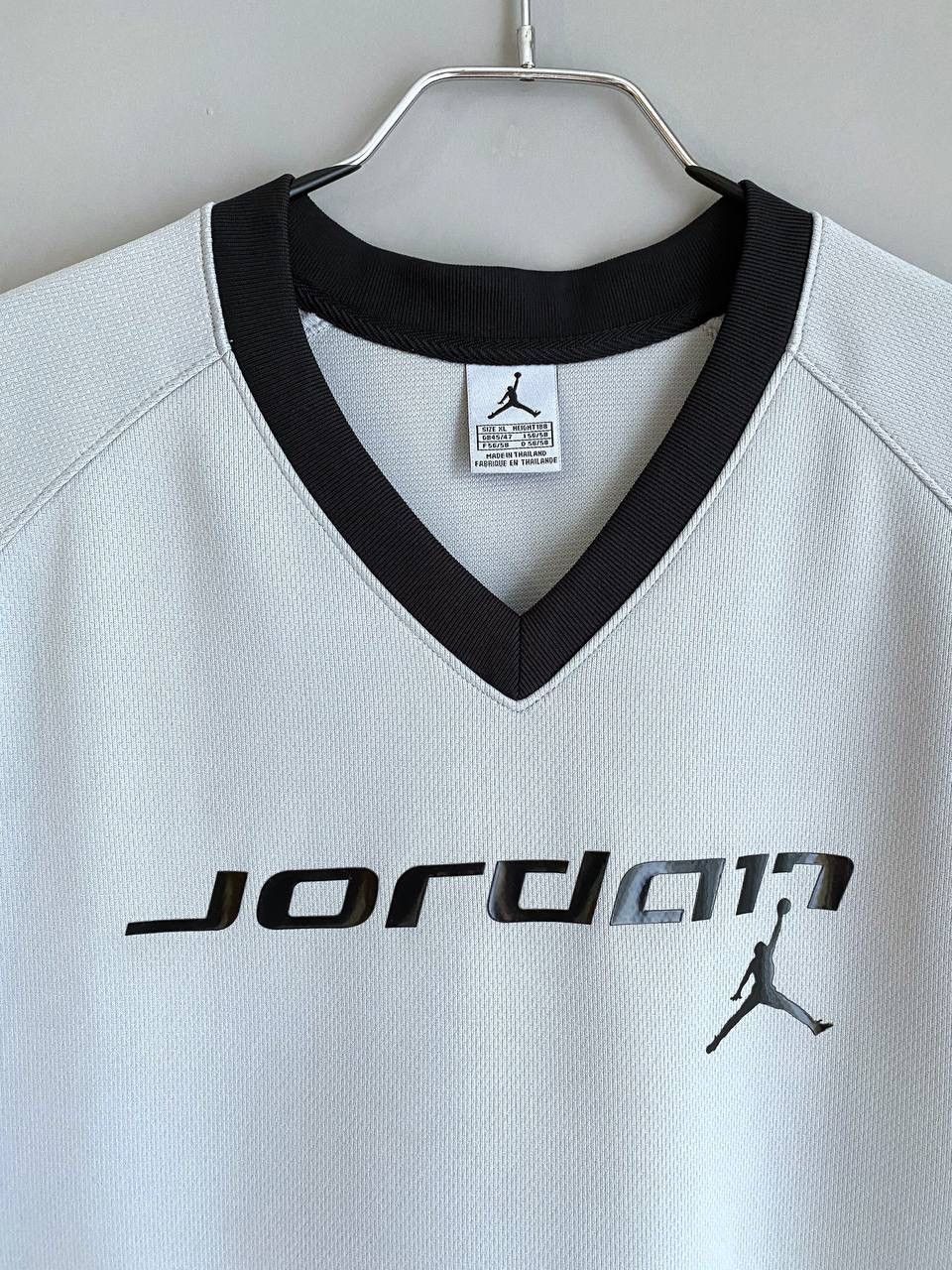 Vintage Vintage Air Jordan #23 Men's Bsketball Jersey, Size XL Size US XL / EU 56 / 4 - 5 Thumbnail