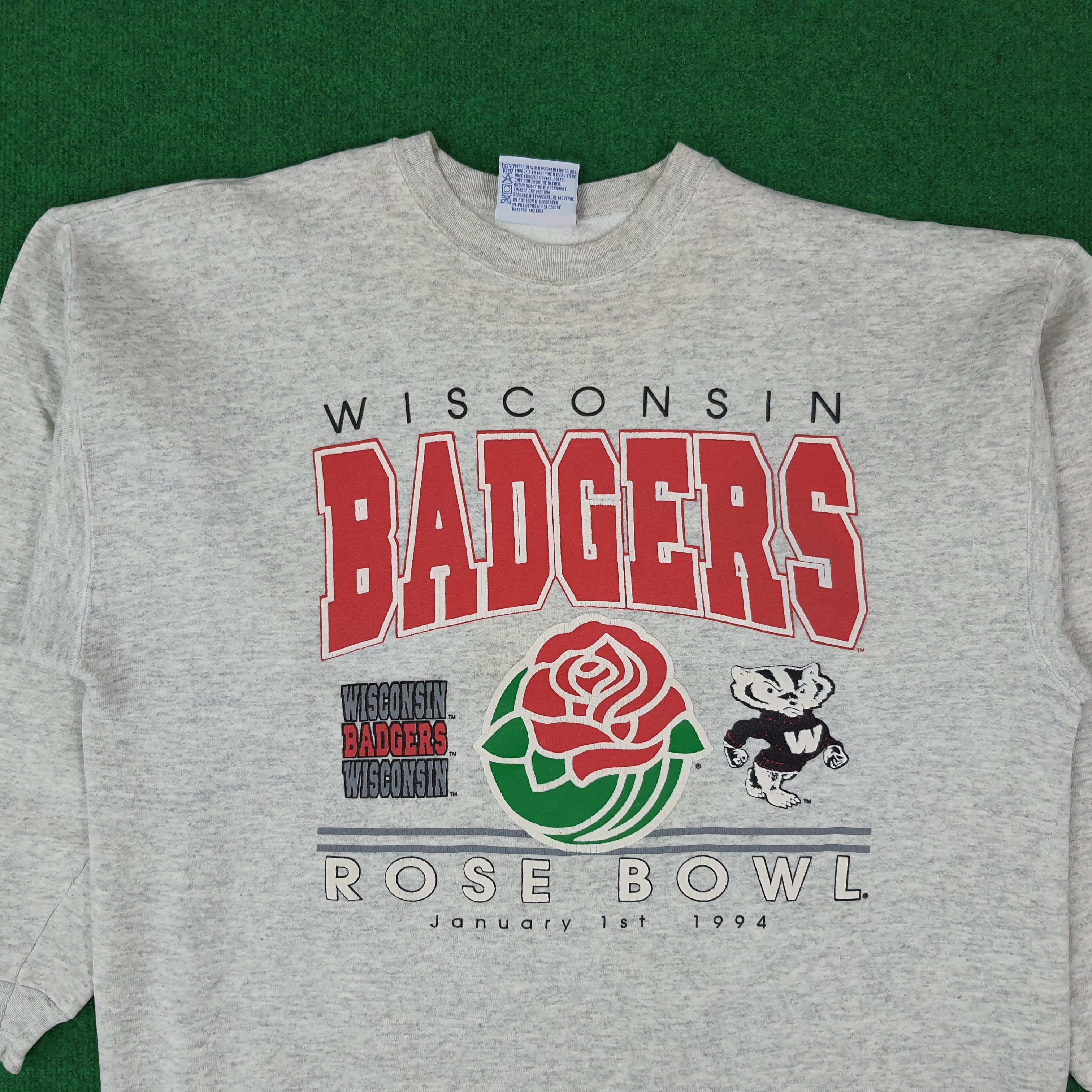 NFL Vintage NFL Wisconsin Badgers Football Sweatshirt C243N30 Size US XL / EU 56 / 4 - 2 Thumbnail