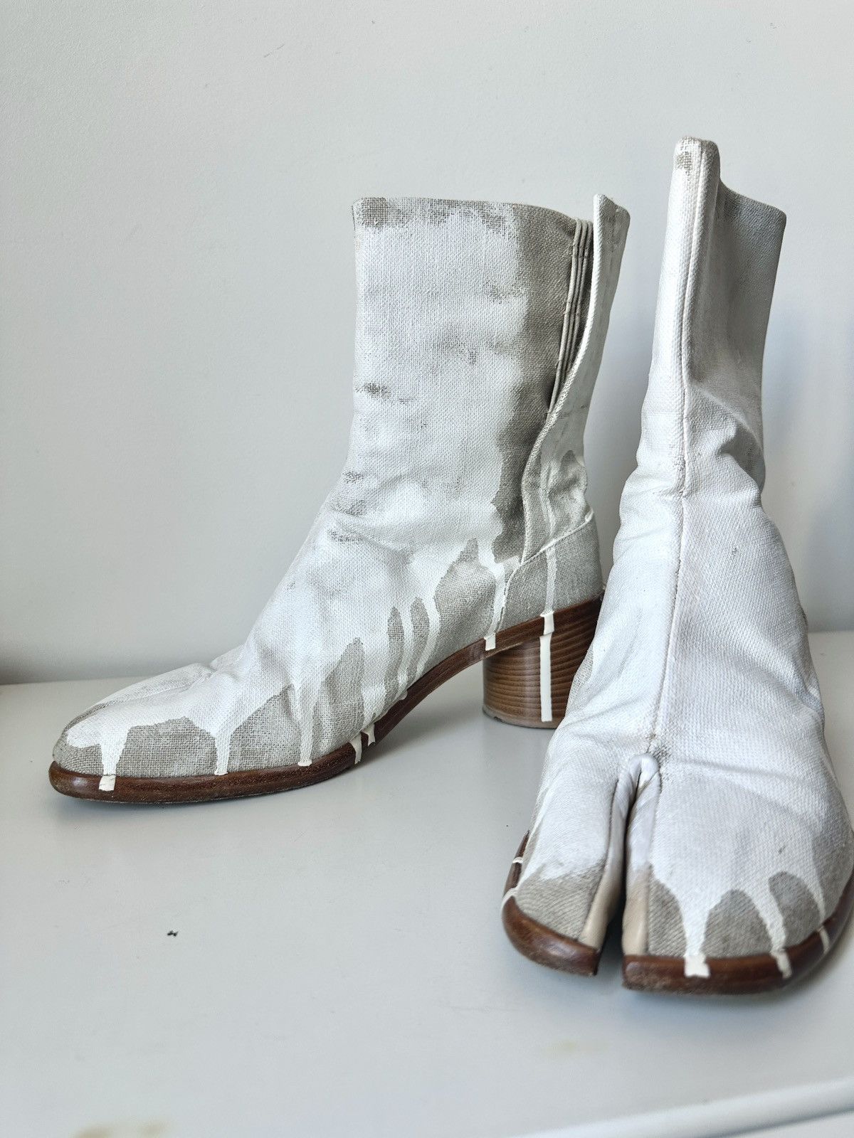Maison Margiela Maison Martin Margiela white Tabi paint splatter boot Size US 10 / EU 43 - 3 Thumbnail