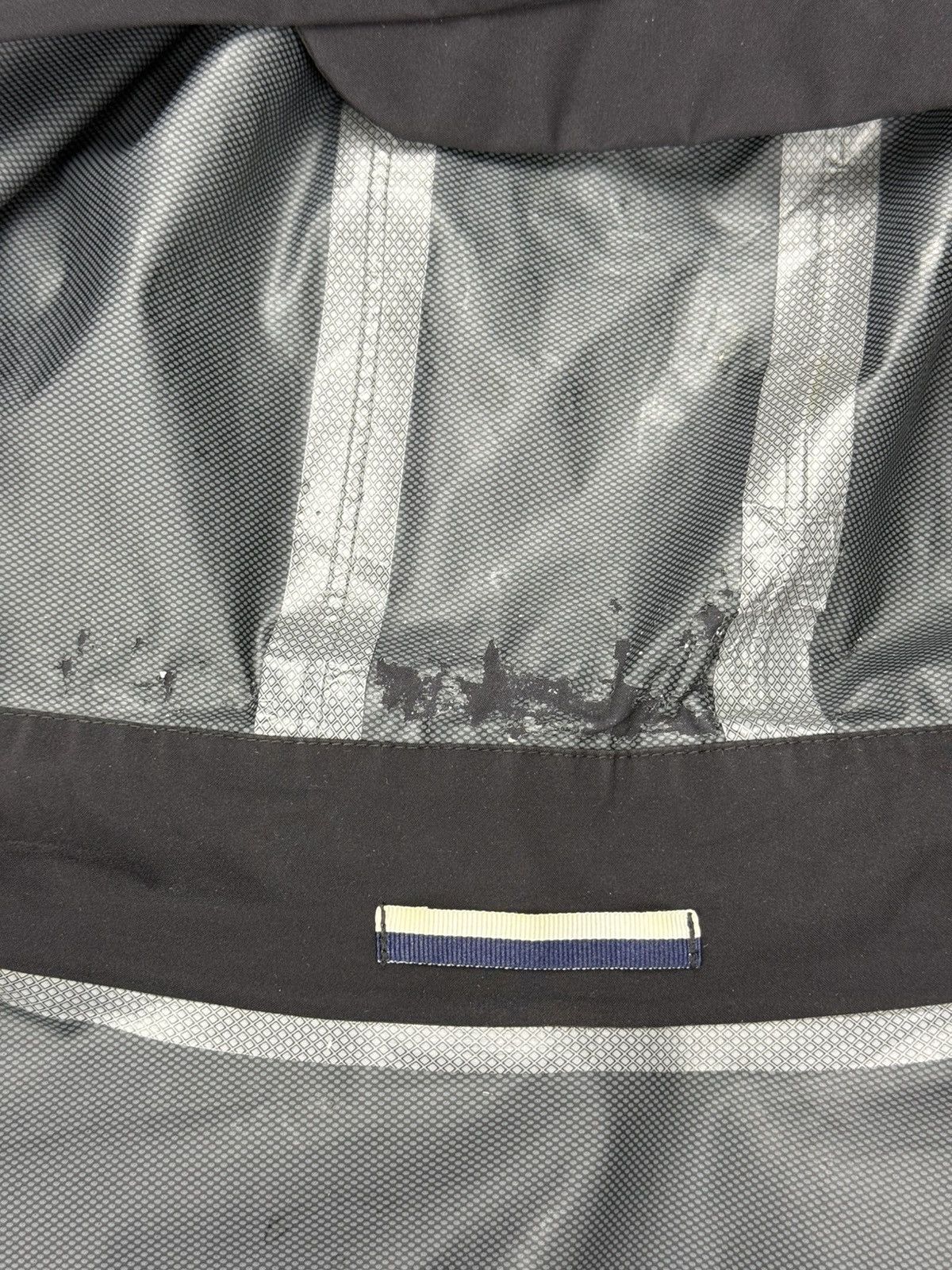 Lacoste LACOSTE All Black Edition Tonal Logo Waterproof Gorpcore Size US M / EU 48-50 / 2 - 11 Thumbnail