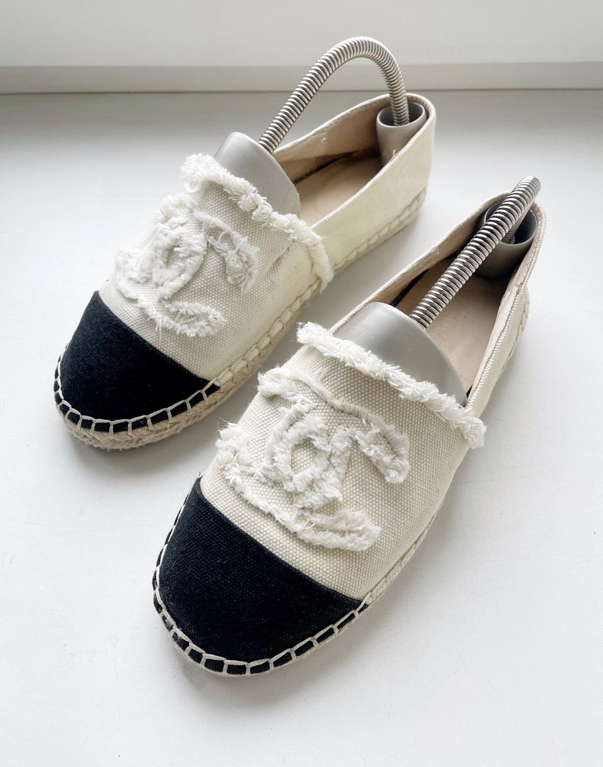 Chanel Chanel Big Logo Espadrilles White & Blue Made Spain Size 38 Size US 8 / IT 38 - 1 Thumbnail