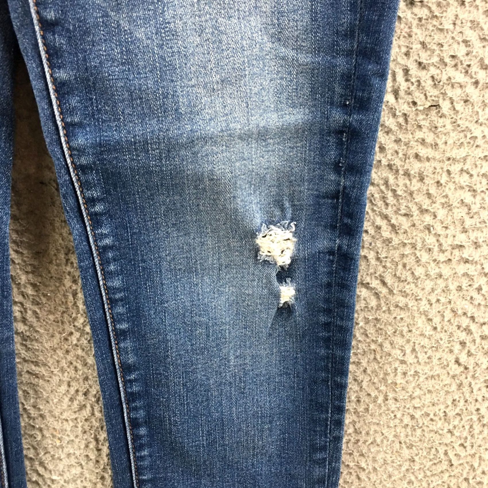 American Eagle Outfitters American Eagle Outfitters Jeans Womens 4 Long Blue Zip Skinny 5-Pocket Denim Slim Cotton Blend Stretch Modern 30 in Inseam Mens? Size 27" / US 4 / IT 40 - 7 Thumbnail