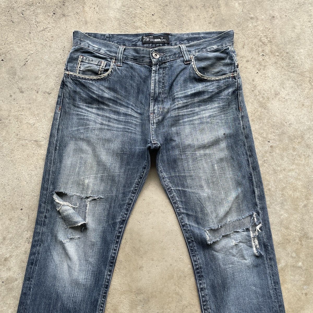 Japanese Brand Vintage Distressed Japanese Faded Denim Jeans Pants W35x28.5 Size US 35 - 3 Thumbnail