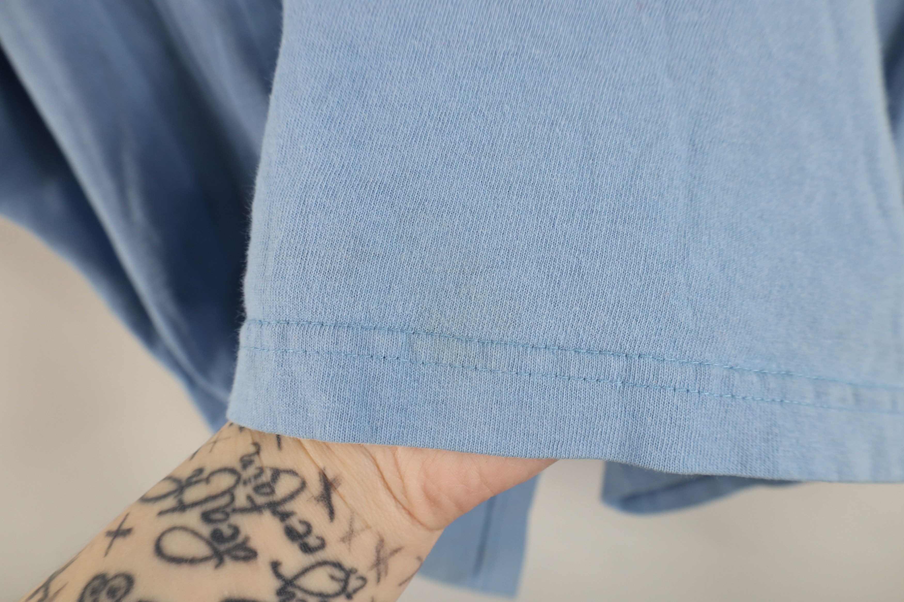 Guess × Vintage Vintage Y2K 2001 Guess Spell Out Stencil T-Shirt Blue Cotton Size US XL / EU 56 / 4 - 13 Thumbnail