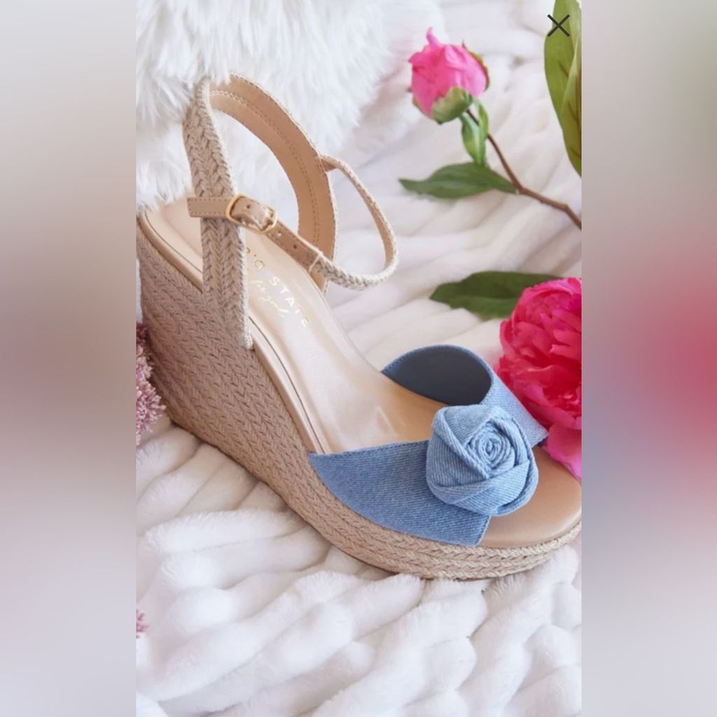 Express NEW w/tags (NWT) Express Blue 4” Rosie Denim Wedges Size 10 Size US 10 / IT 40 - 1 Thumbnail