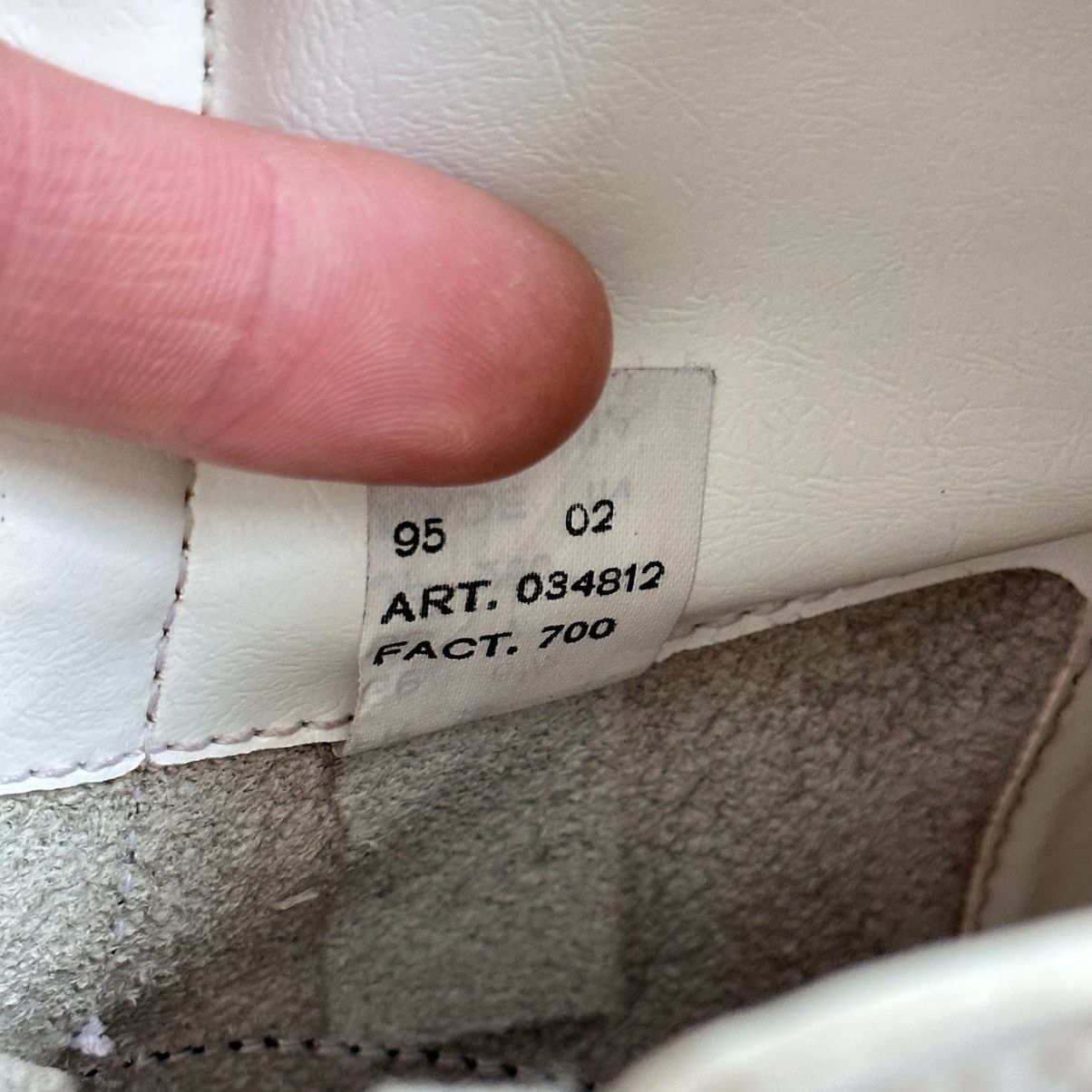 Adidas Vintage 80s Adidas Jogging High 2 Sneakers Boots Slovenia Size US 7 / EU 40 - 14 Thumbnail