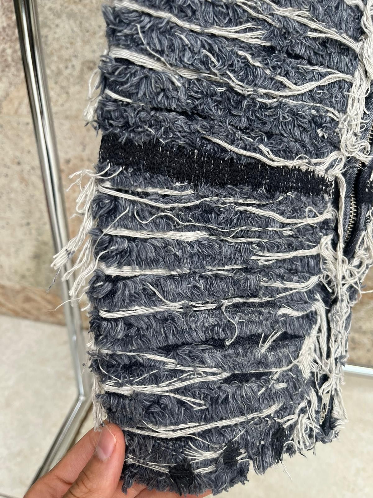Alyx × Blackmeans 6 Pocket Blackmeans Distressed & Frayed Denim in Black Size US 34 / EU 50 - 6 Thumbnail