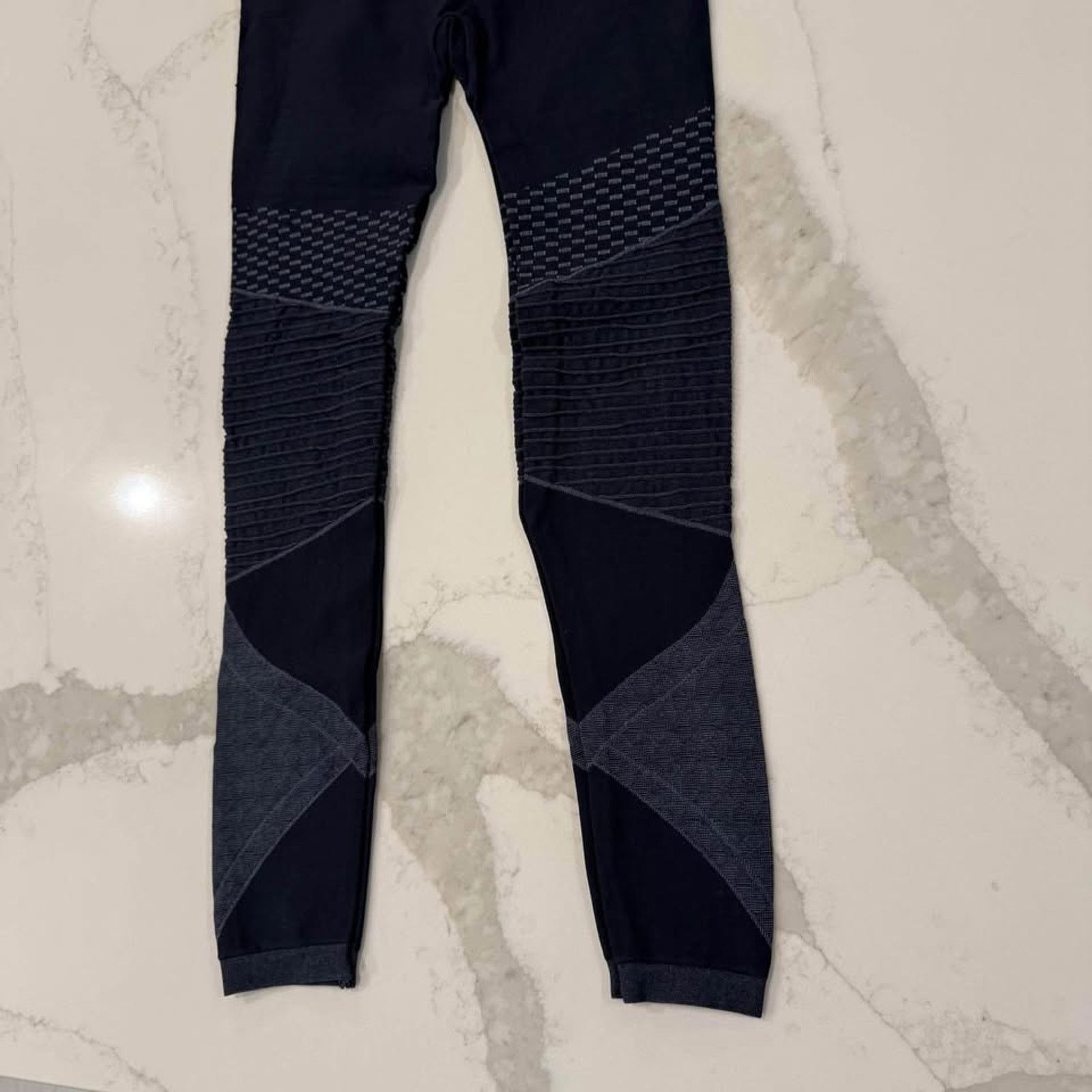 Spanx Spanx High Rise Seamless Moto Leggings Women’s Medium Size 30" / US 8 / IT 44 - 2 Thumbnail
