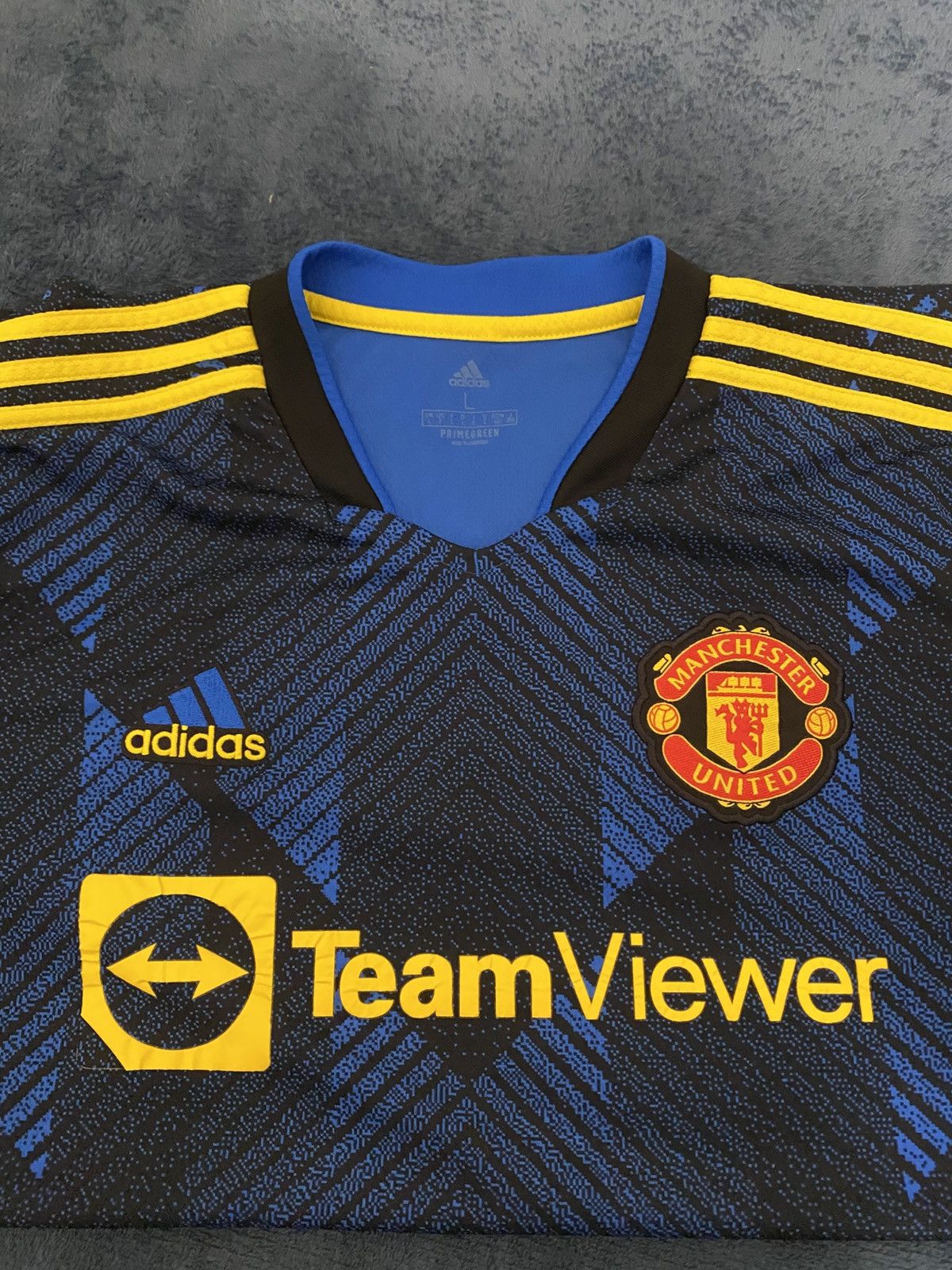 Adidas Manchester united away kit Size US L / EU 52-54 / 3 - 3 Thumbnail