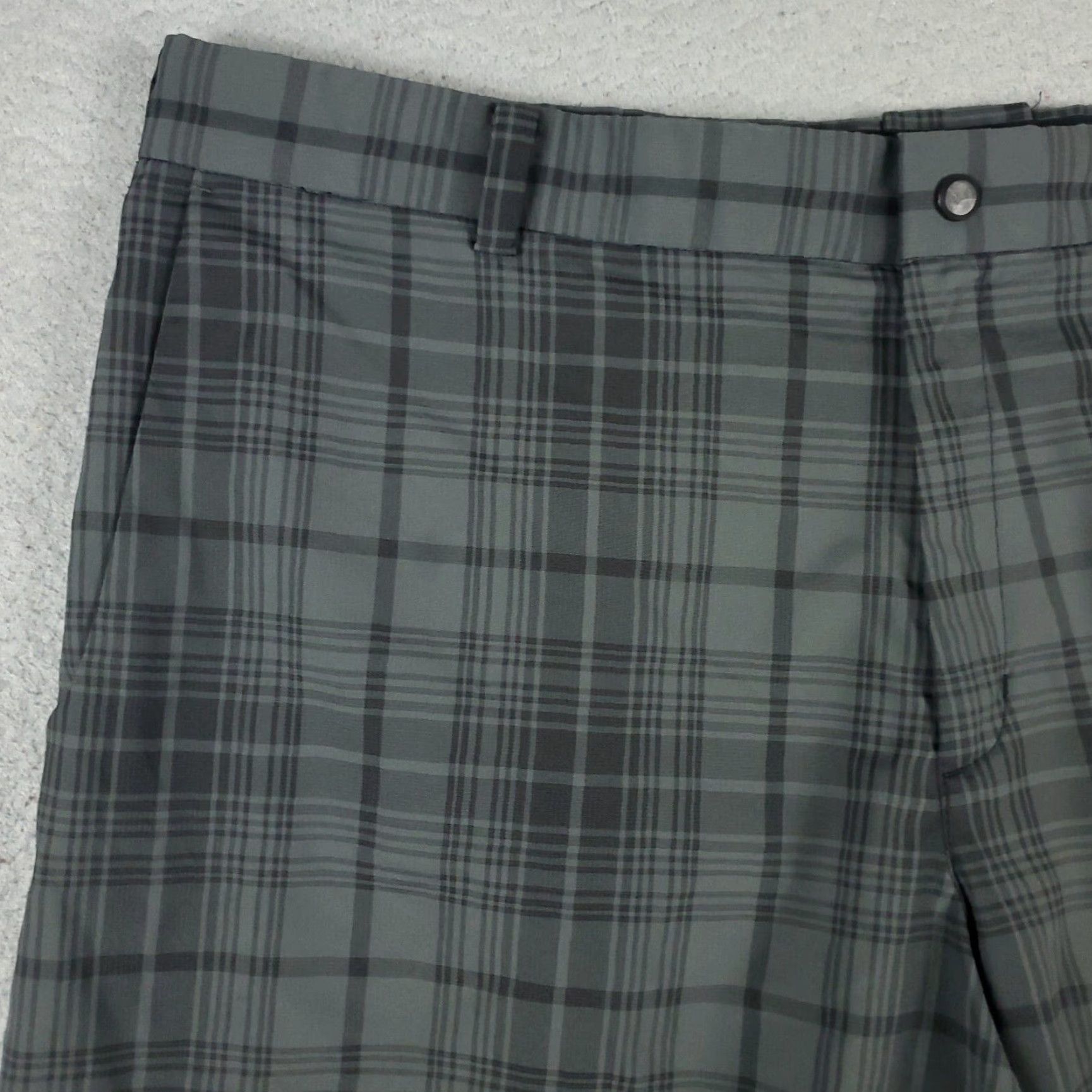 Nike Nike Shorts Mens 38 Gray Plaid Dri Fit Chino Flat Front Casual Workwear Pants Size US 38 / EU 54 - 2 Thumbnail