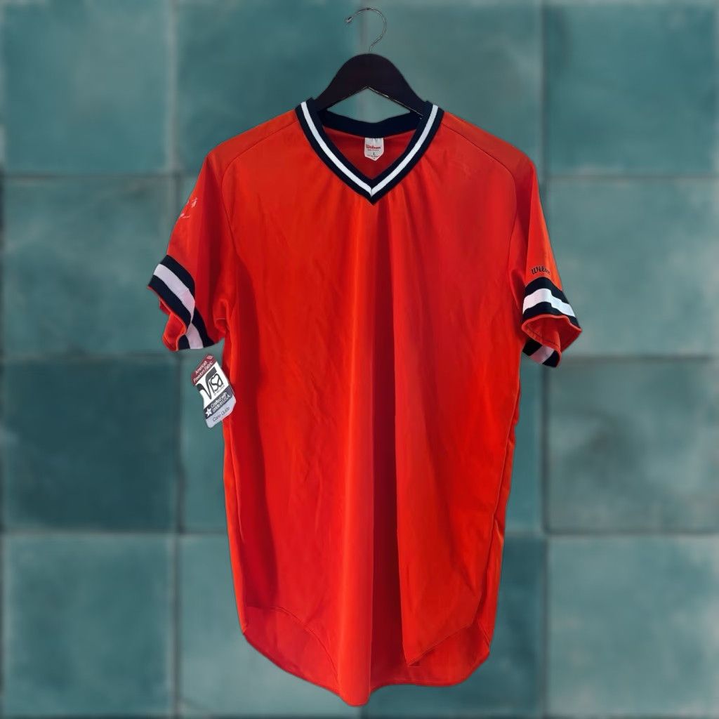 Wilson VINTAGE Wilson T-Shirt Mens L Orange 90s USA Made Short Sleeve V-Neck NOS NWT Athletic Tee Shirts Size US L / EU 52-54 / 3 - 1 Thumbnail