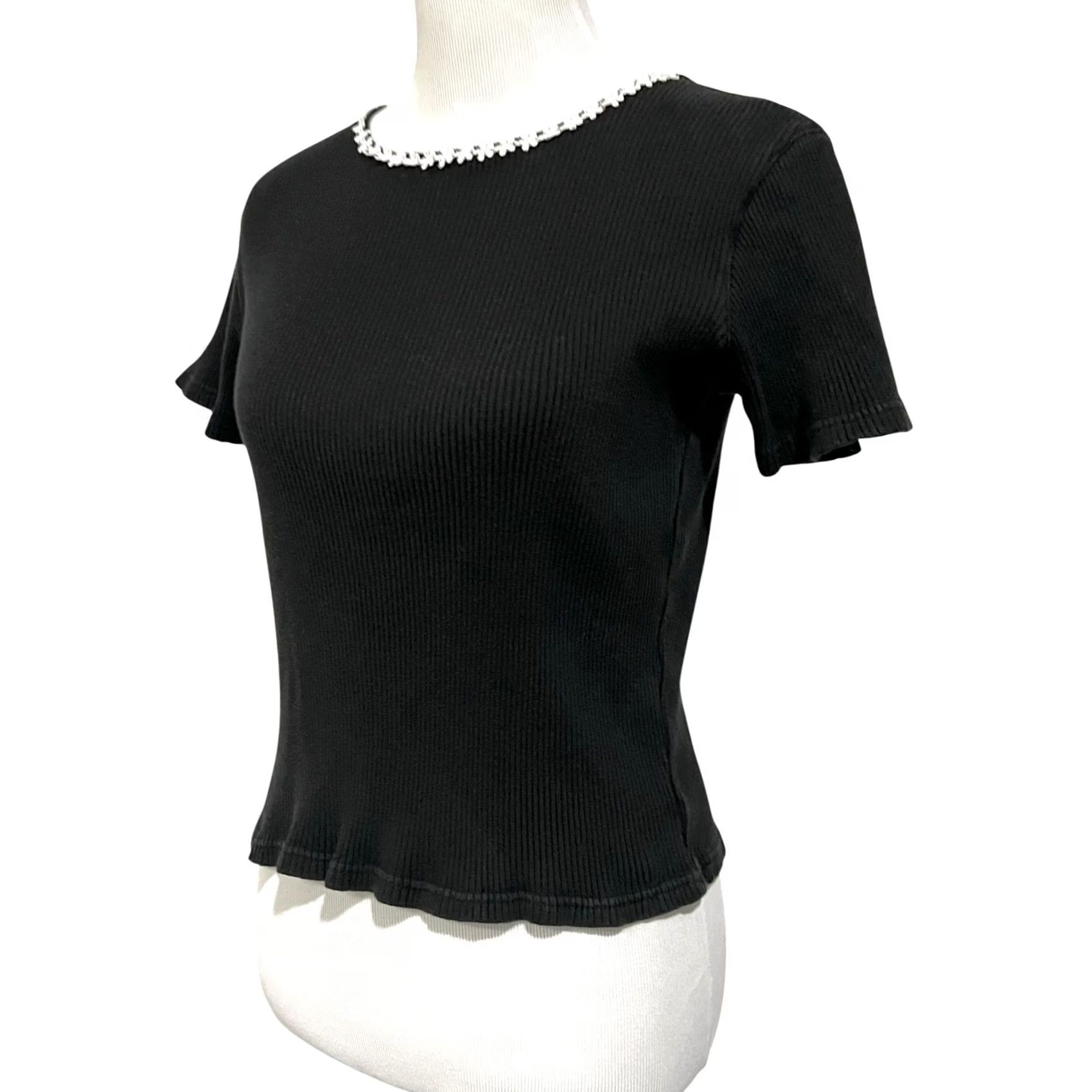 Vintage VINTAGE 90s Womens Top Blouse 100% Cotton Ribbed Knit w/ Daisies at Neckline Sz M Black Womens Dark Cotton 90s Flower Grunge Delia’s Mens? Size M / US 6-8 / IT 42-44 - 3 Thumbnail