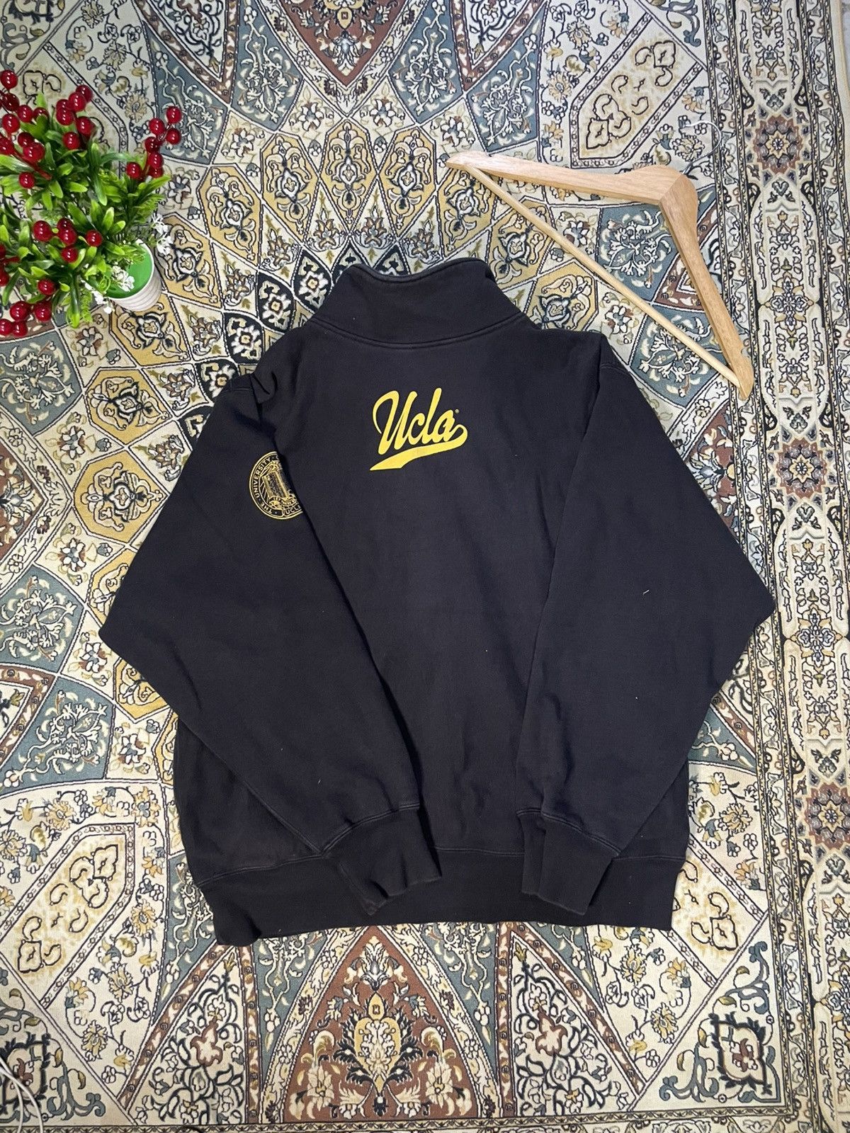 Other Vintage UCLA Bruins black quarter zip sweatshirt sportswear Size US L / EU 52-54 / 3 - 4 Thumbnail
