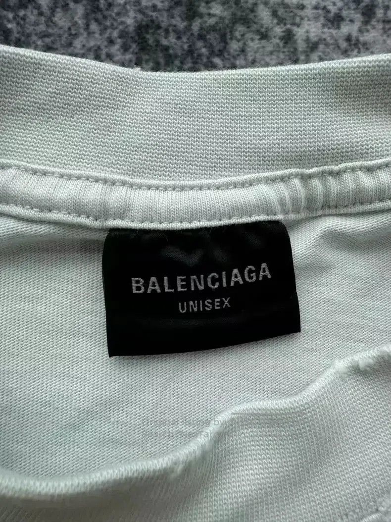 Balenciaga Balenciaga Melted 3B Logo Distressed Tee. Size US XS / EU 42 / 0 - 2 Thumbnail