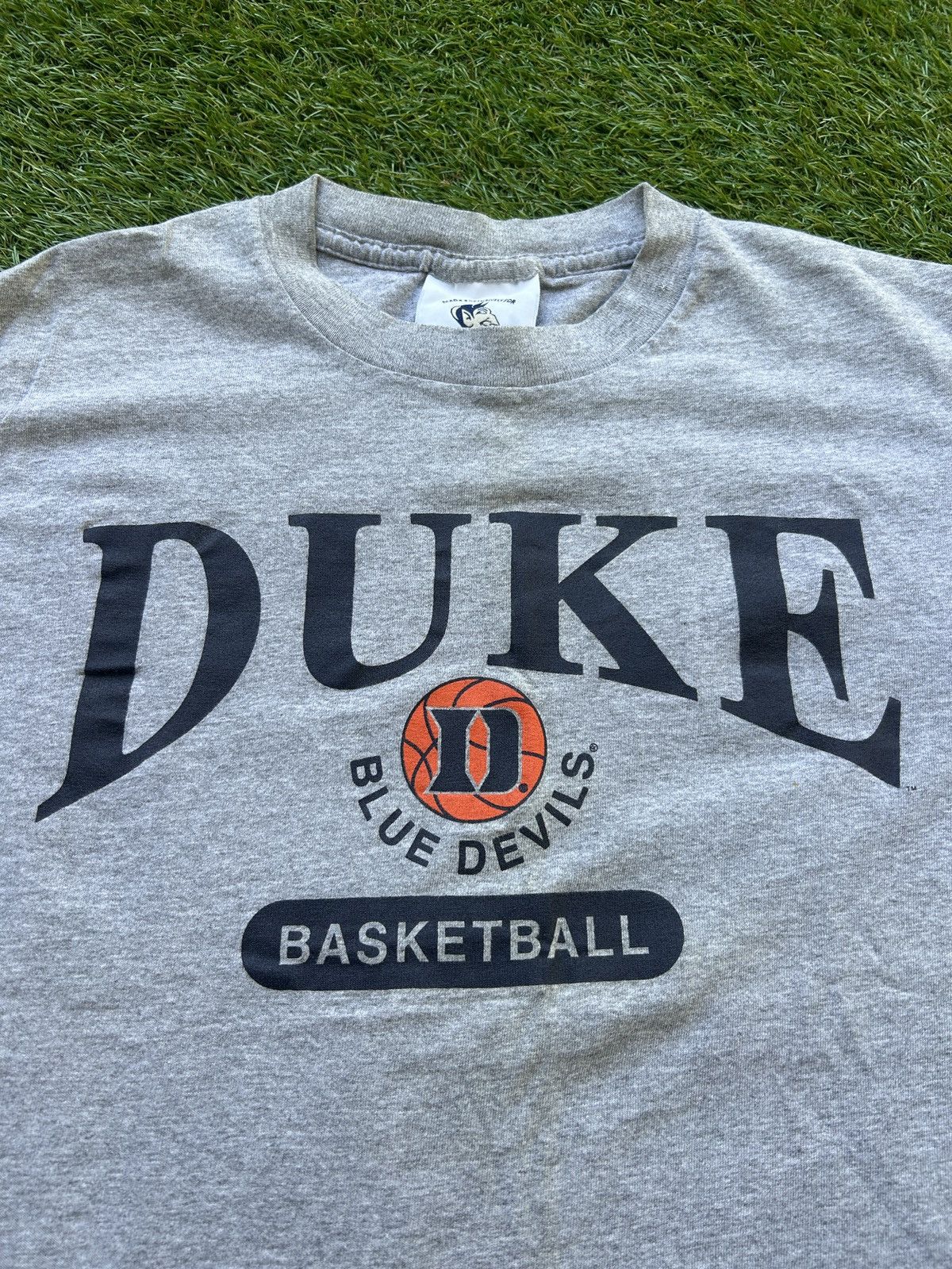 NCAA Vintage 90s Duke Blue Devils Basketball T Shirt Size US S / EU 44-46 / 1 - 2 Thumbnail