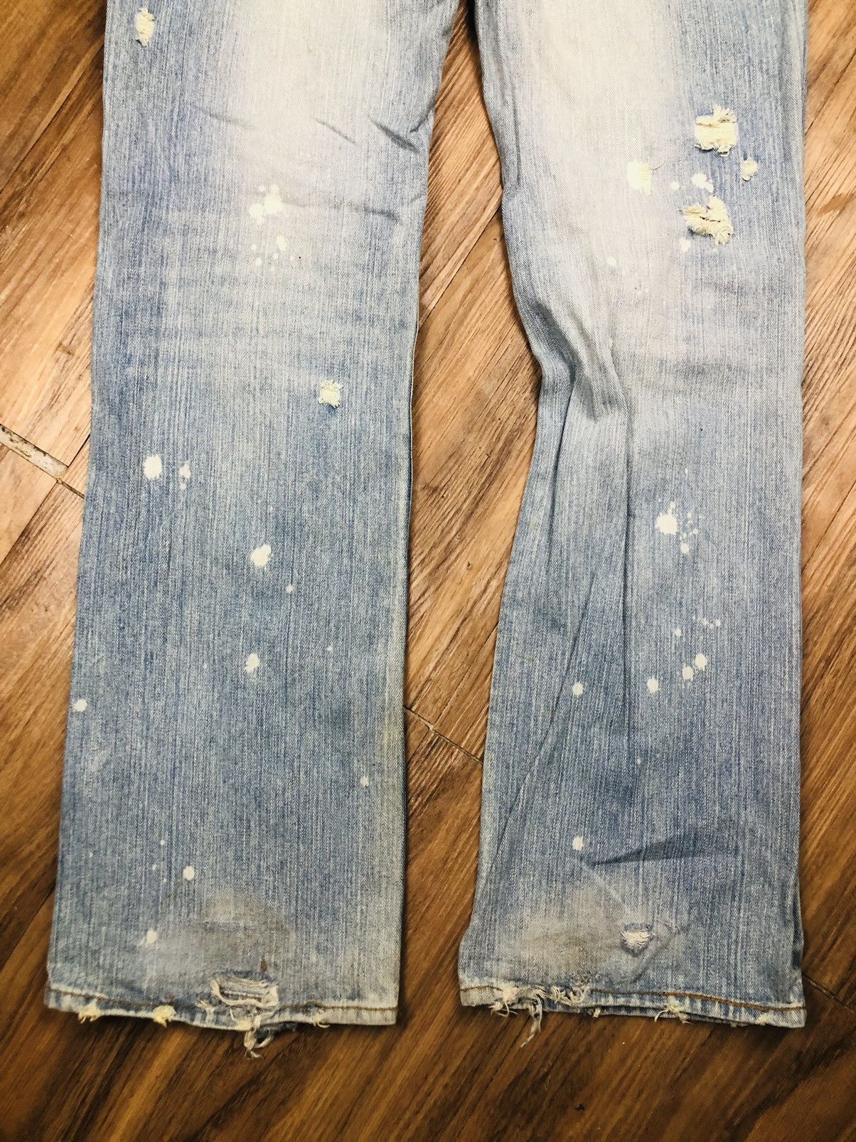 Japanese Brand EXHIBITIONIST Ripped Distressed Light Wash Jeans (37) Size US 31 - 15 Thumbnail