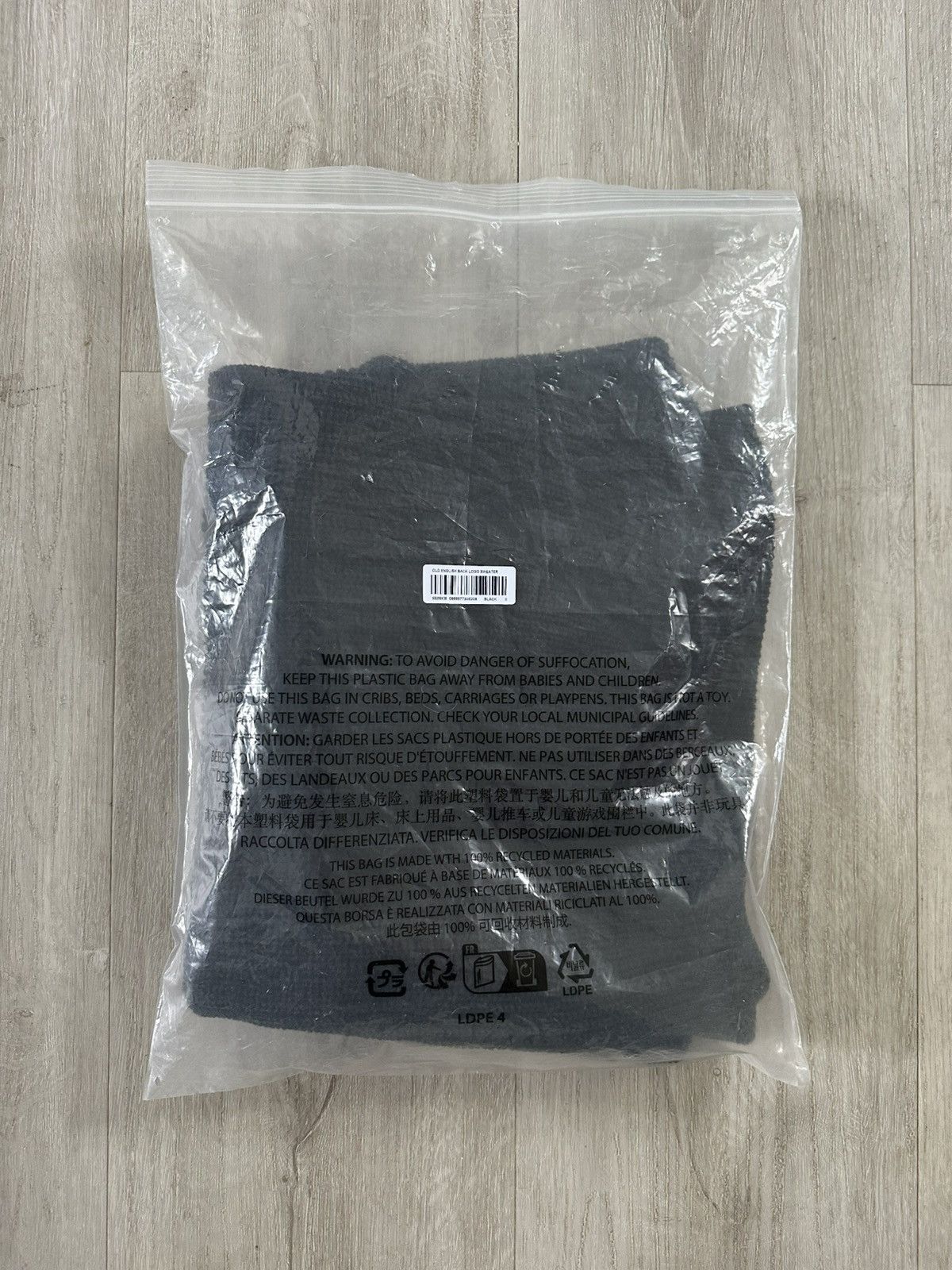 Supreme Supreme Printed Old English Sweater Black SS25 Size US M / EU 48-50 / 2 - 14 Thumbnail