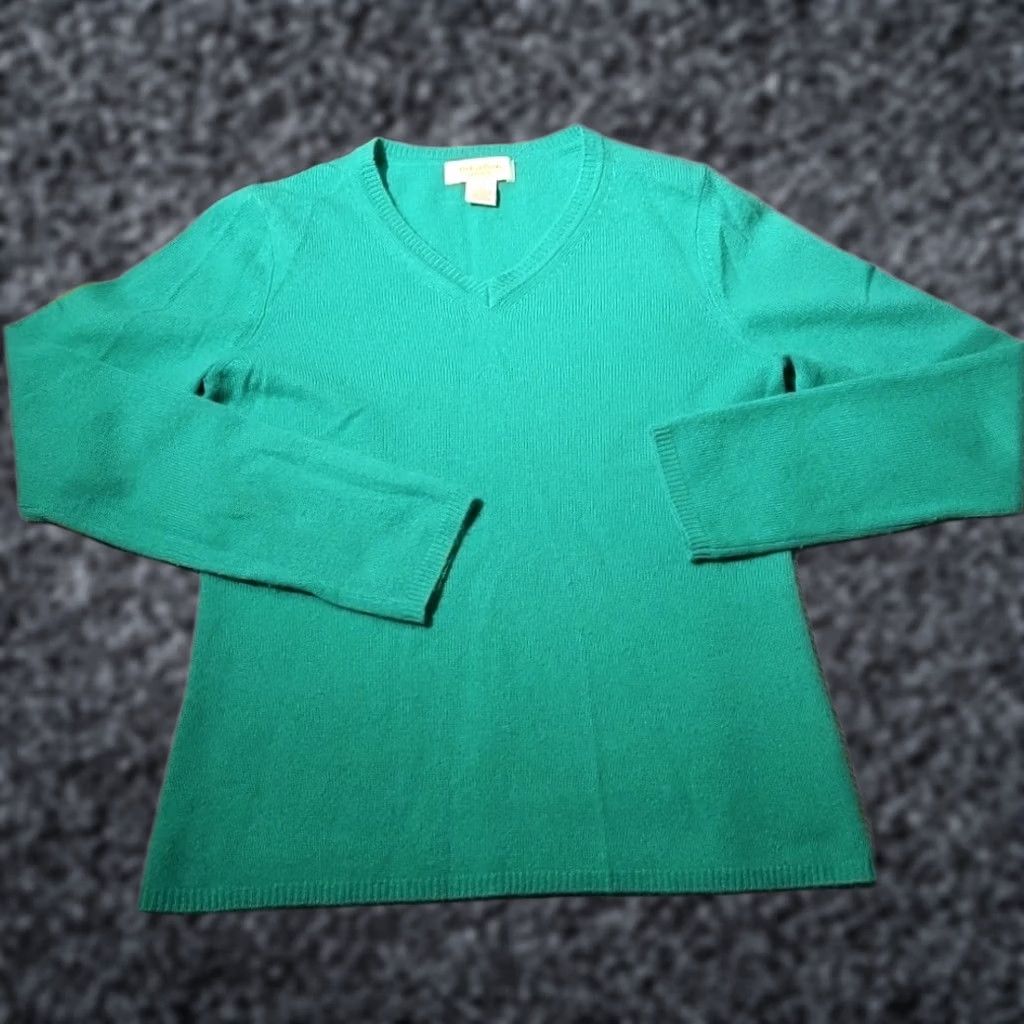 Vintage Peck & Peck Sweater Womens Medium Green Cashmere VNeck 2-Ply Quiet Luxury Soft Pullover Regular Lightweight All Seasons Kn 95% 0 Size M / US 6-8 / IT 42-44 - 1 Thumbnail