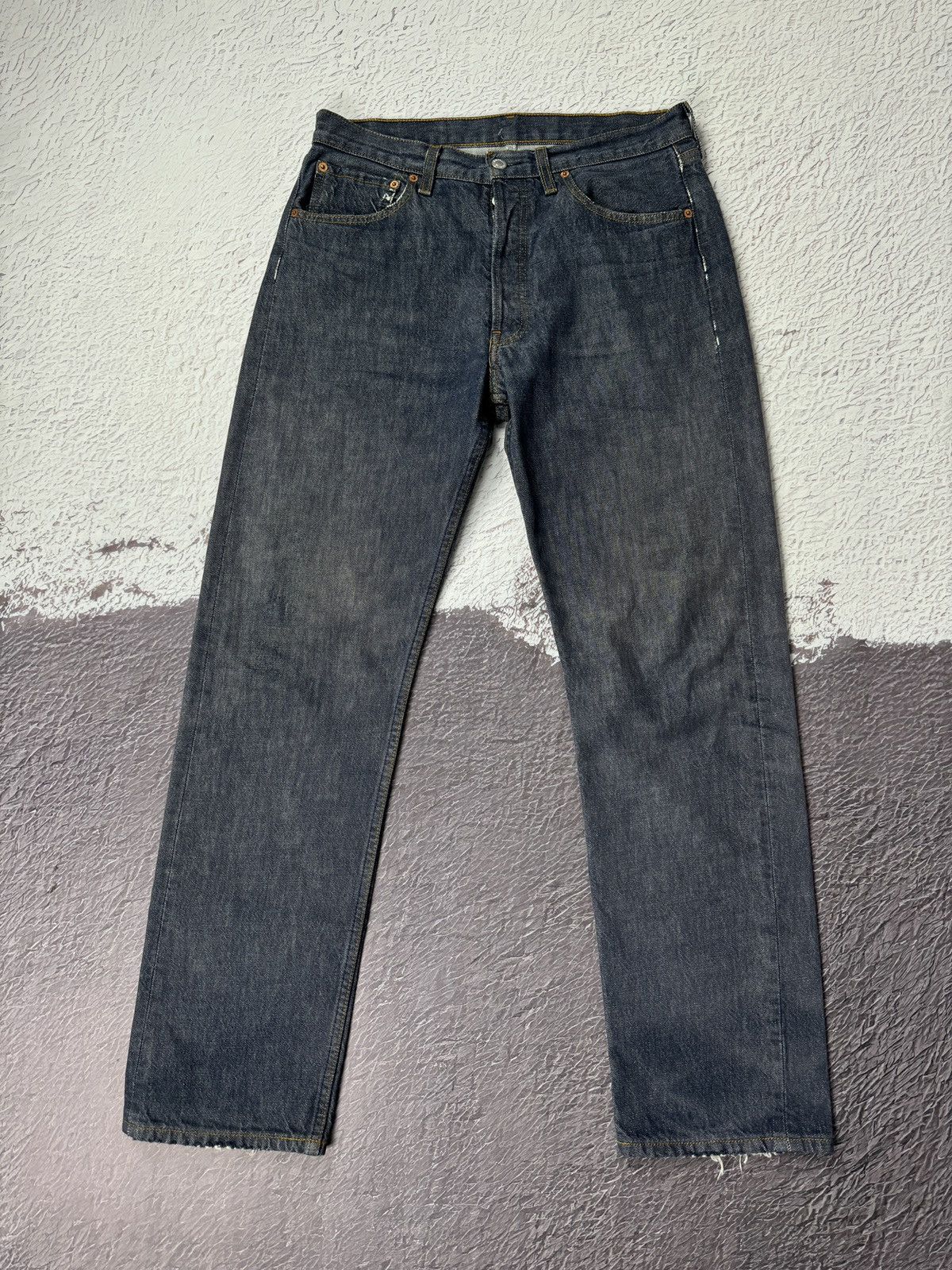 Levi's Levi’s 501 vintage y2k indigo blue faded distressed jeans Size US 33 - 3 Thumbnail