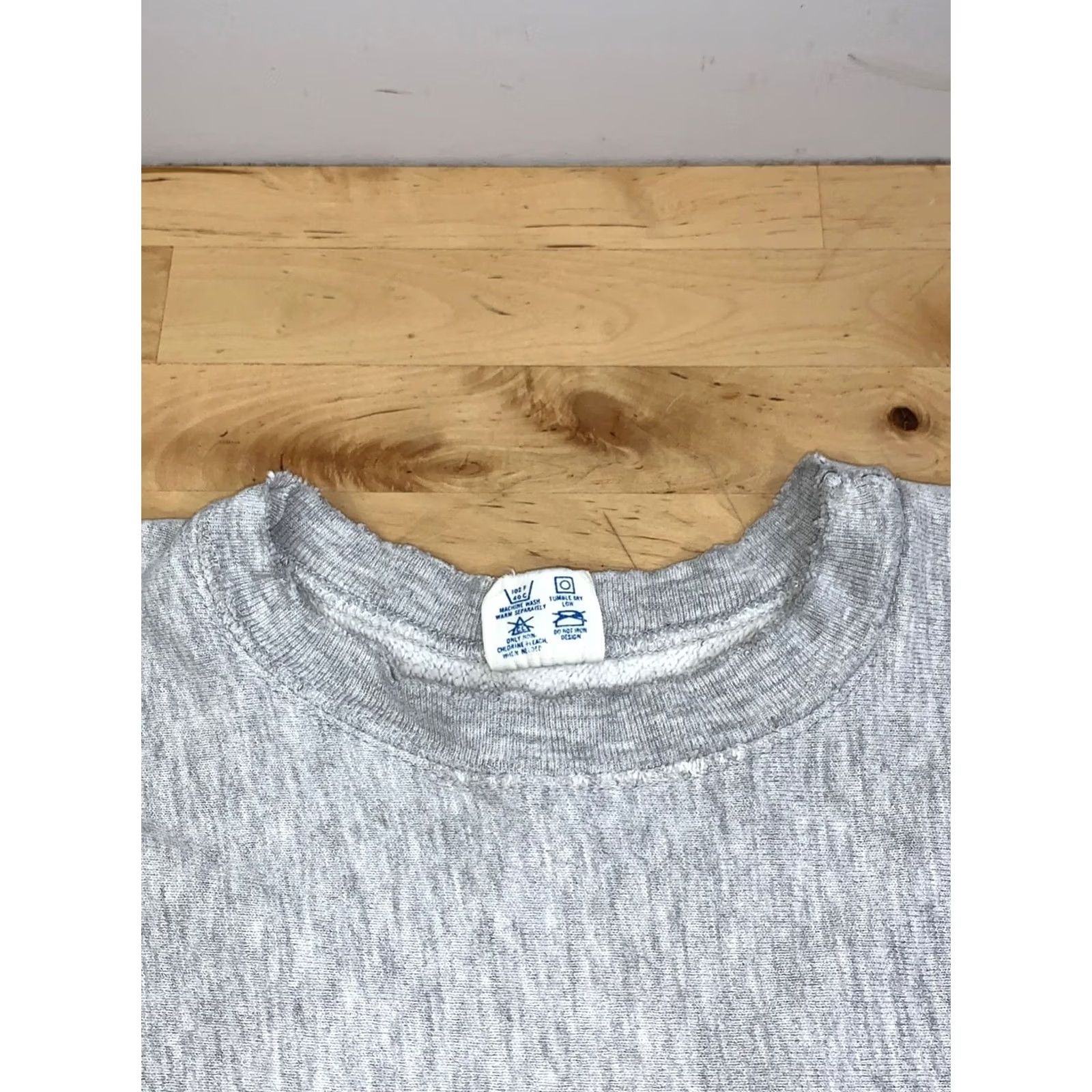Champion VINTAGE Champion Reverse Weave Sweatshirt Northwestern XL Distress 80s College University Men Gray Cotton Crew Neck Long Sleeve Pullover Regular 13121 Size US XL / EU 56 / 4 - 4 Thumbnail