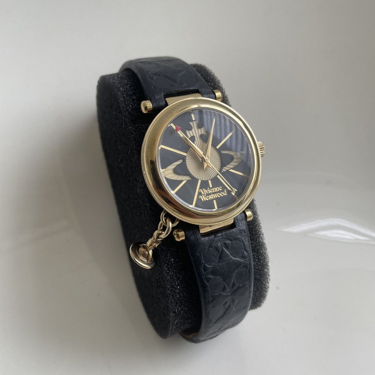 Vivienne Westwood Vivienne Westwood ORB with Gold Tone Round Case Watches Size ONE SIZE - 10 Thumbnail