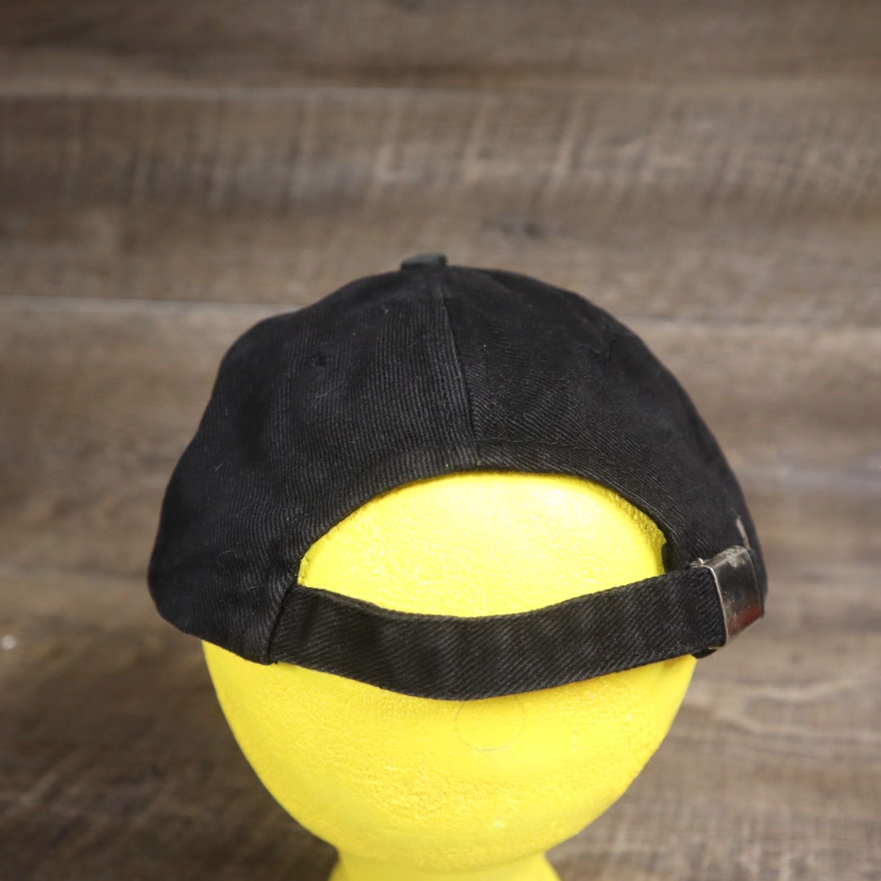 Vintage VINTAGE Hat Unbranded Black Adjustable Strapback 1940 CHILE Cosecha VINA COUSINO MACUL GRAN VINO BLACK CAP HAT Mens Size ONE SIZE - 4 Thumbnail