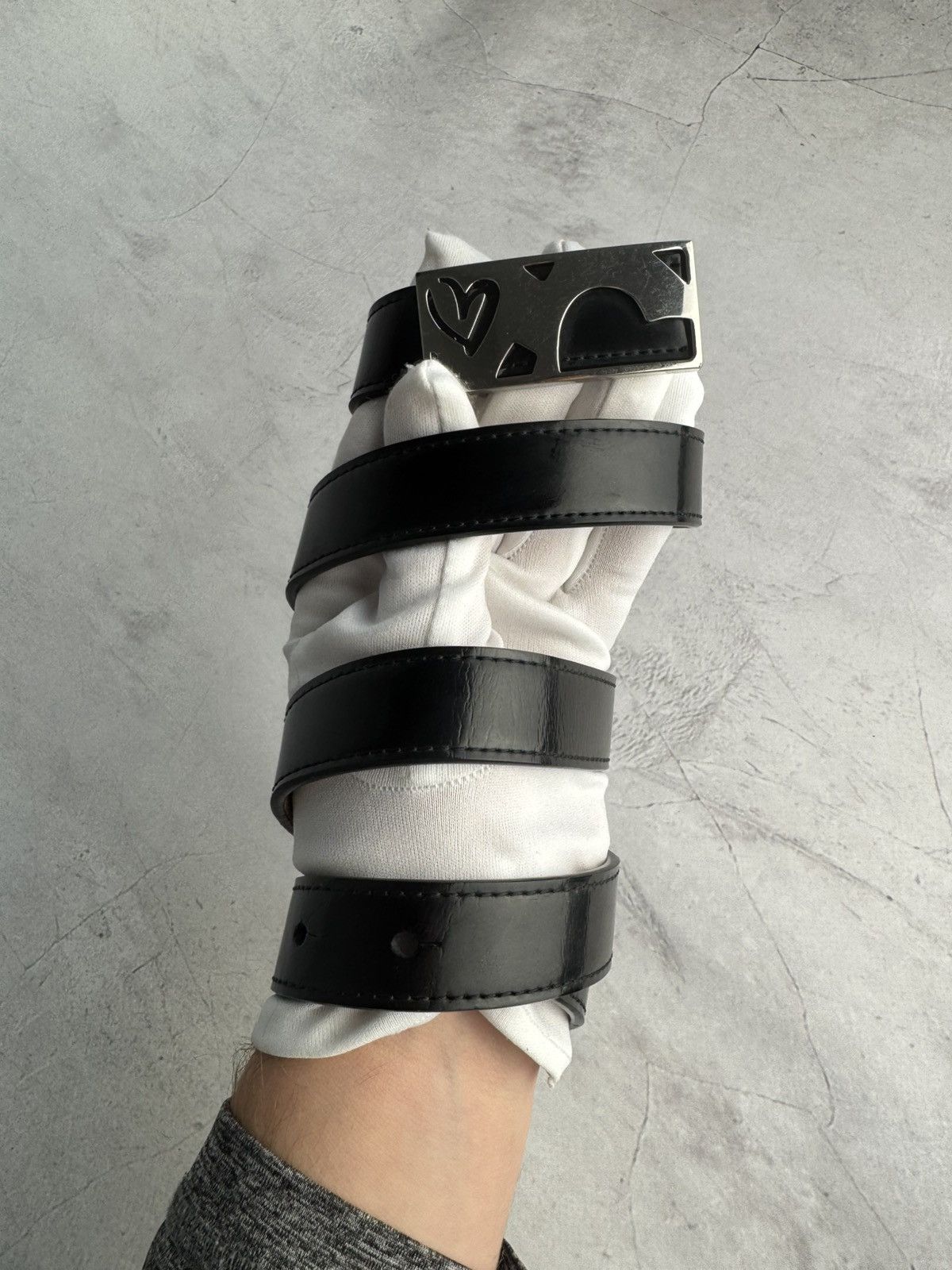 Burberry Burberry Heart Buckle Black Patent Belt Size ONE SIZE - 1 Thumbnail