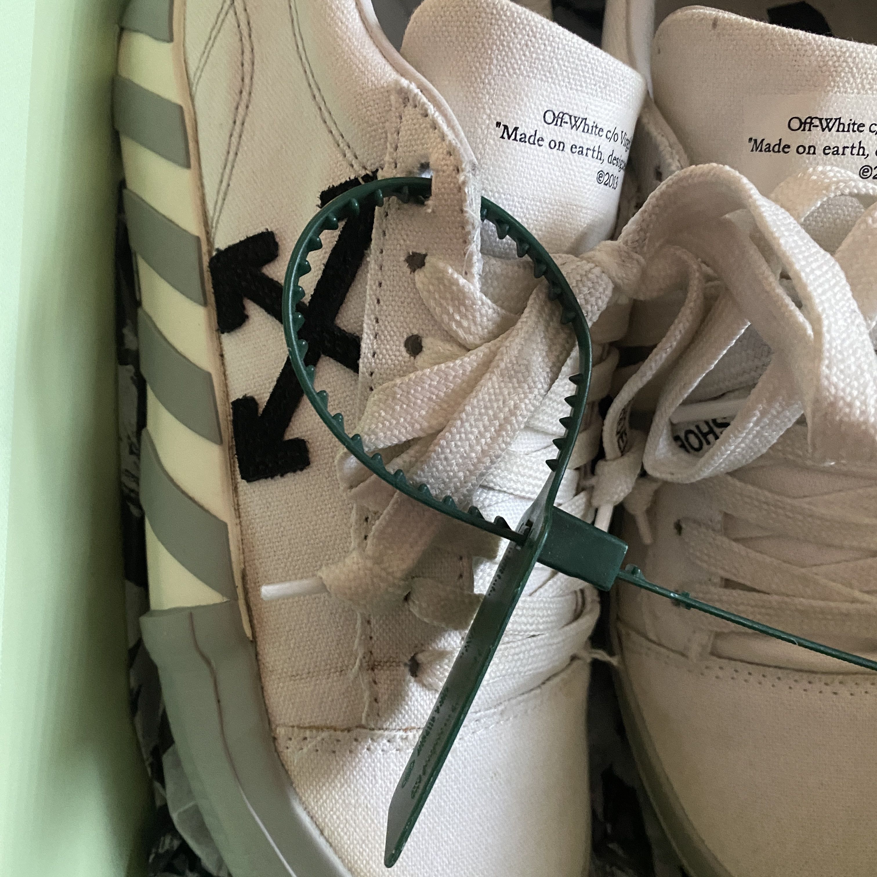 Off-White Off-White Eco Canvas Vulcanized Low Top Sneaker Size US8 Size US 8 / IT 38 - 8 Thumbnail